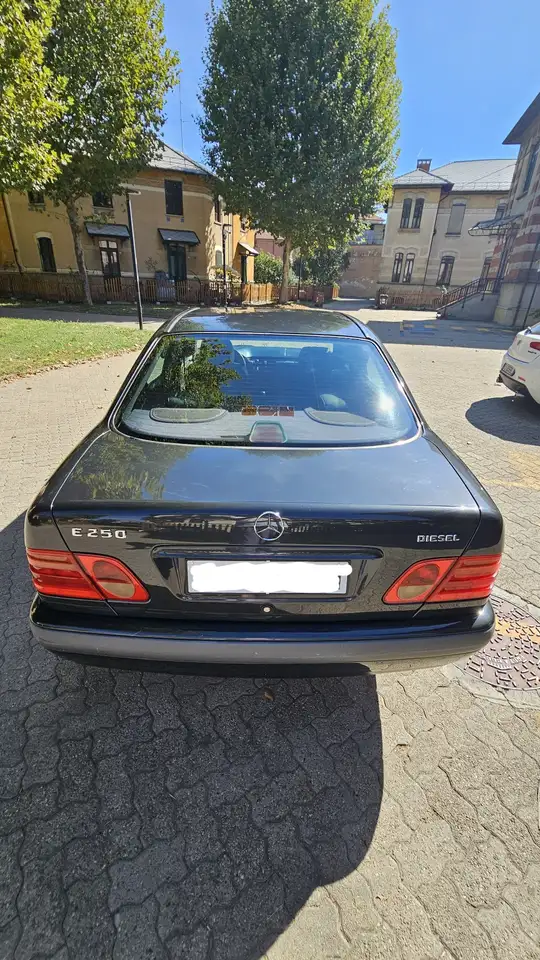 Mercedes-Benz E 250 d Avantgarde, foto 4