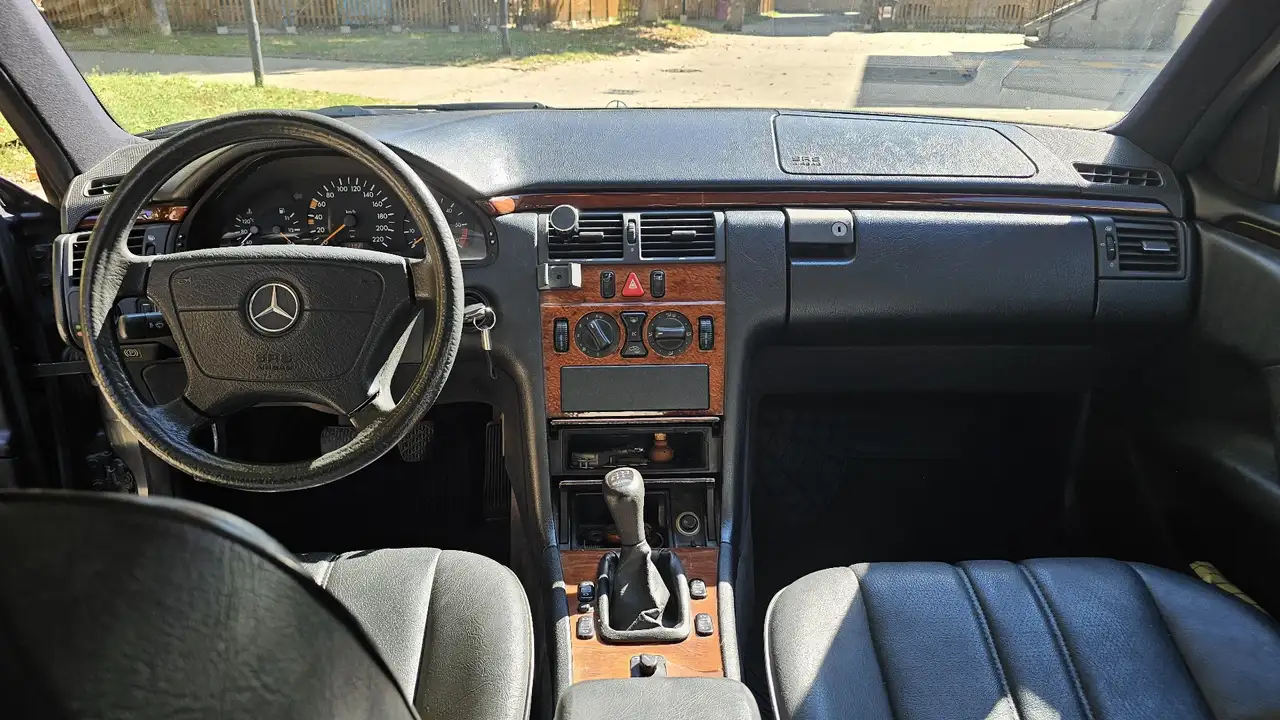 Mercedes-Benz E 250 d Avantgarde, foto 6