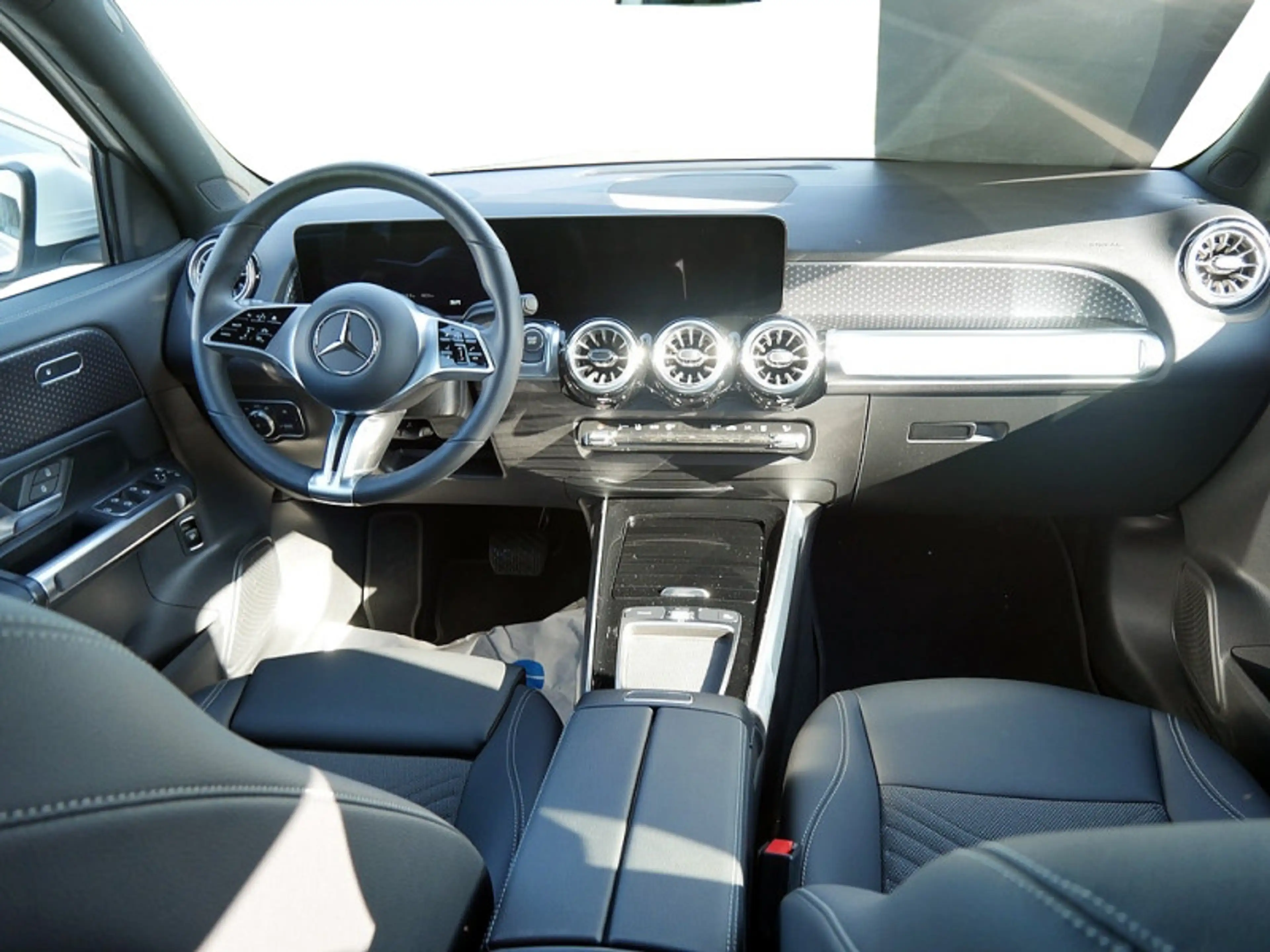 Mercedes-Benz EQB 250 + , PROGRESSIVE AHK DISTR KAMERA SPUR PDC — photo 8