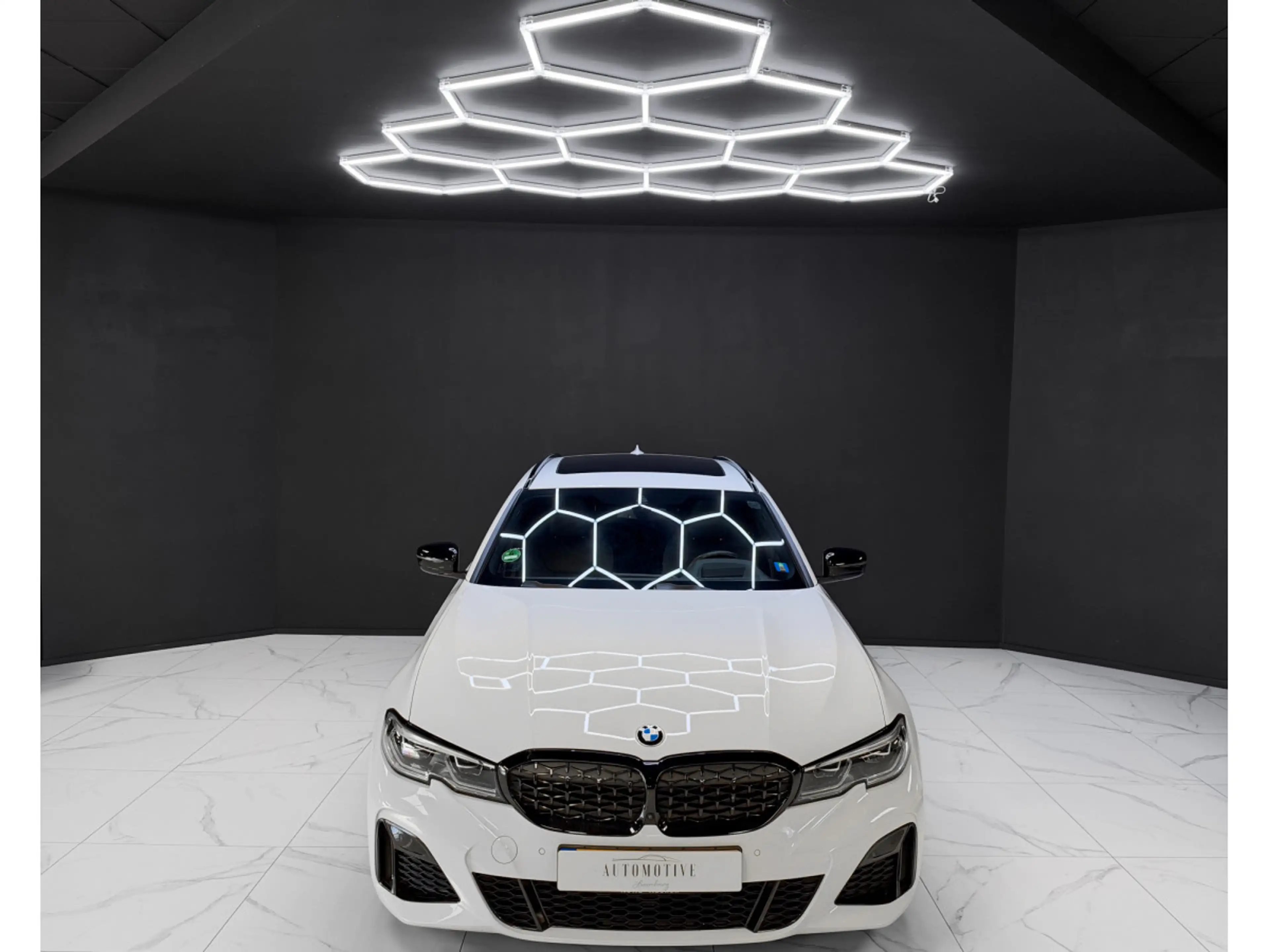 BMW 340 M340d xDrive Touring — photo 8