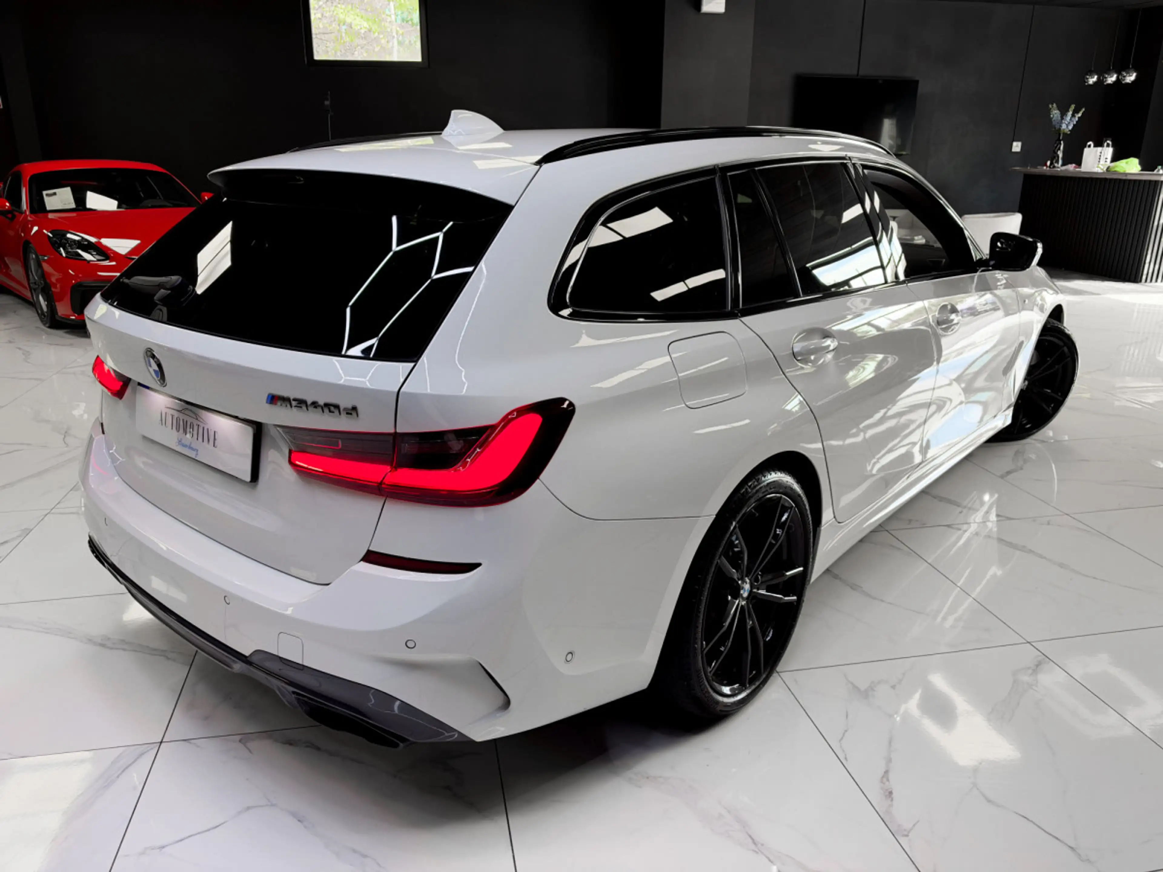 BMW 340 M340d xDrive Touring — photo 9