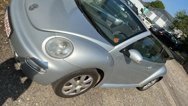 Volkswagen New Beetle 2.0 Highline