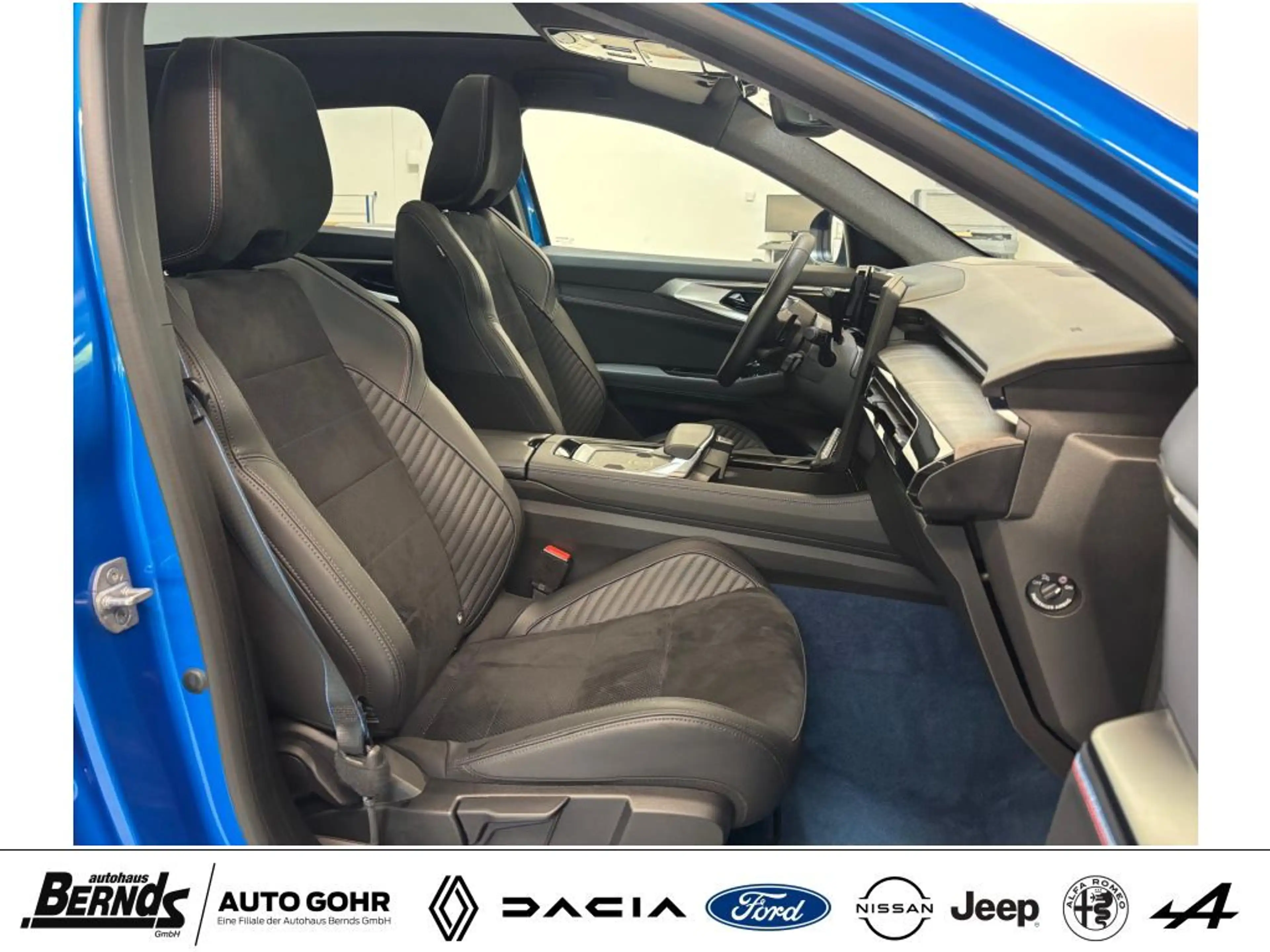 Renault Rafale E-Tech Plug-in Hybrid 300 4x4 Esprit Alpine AUTOM. — photo 3