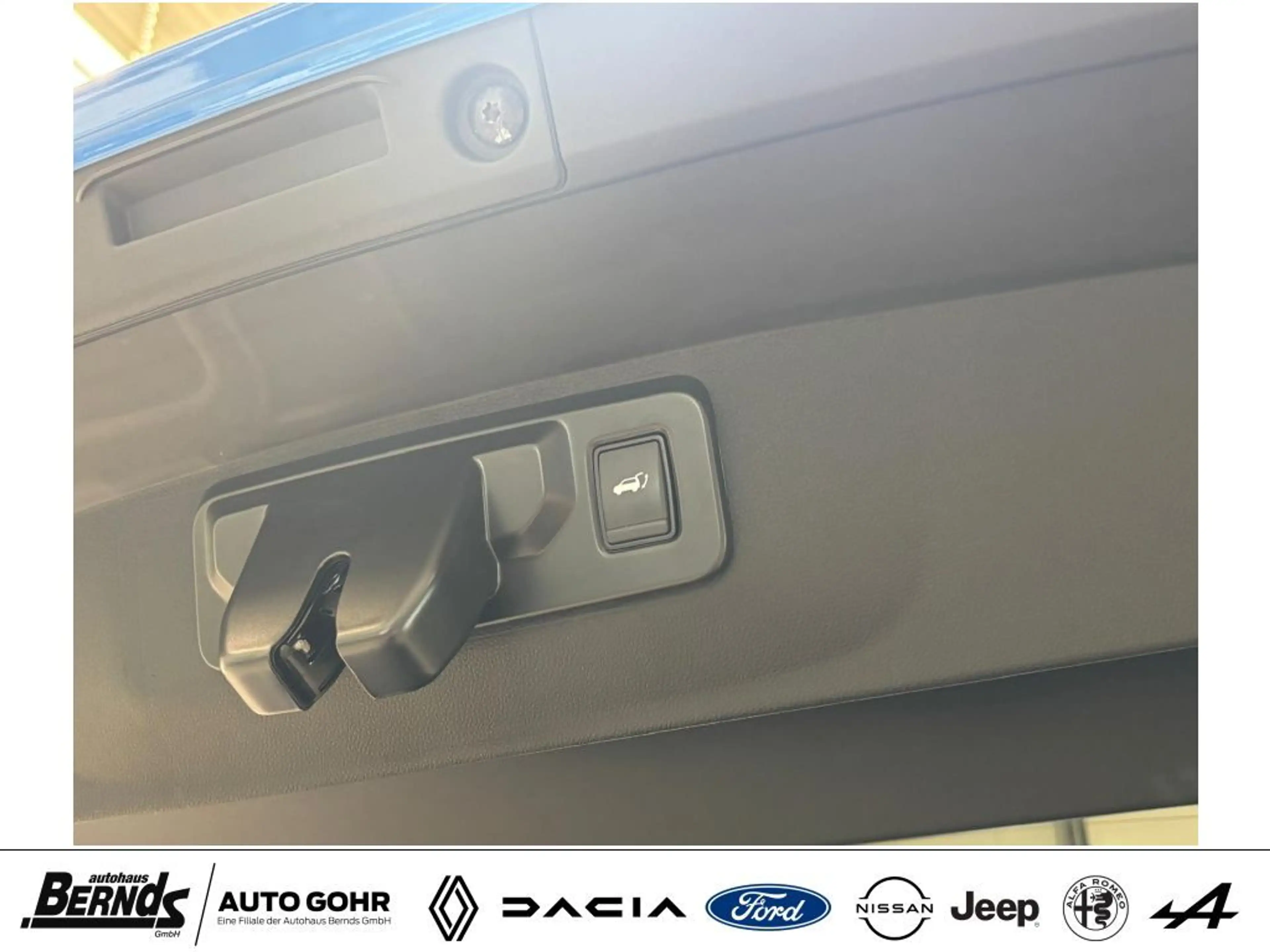 Renault Rafale E-Tech Plug-in Hybrid 300 4x4 Esprit Alpine AUTOM. — photo 8