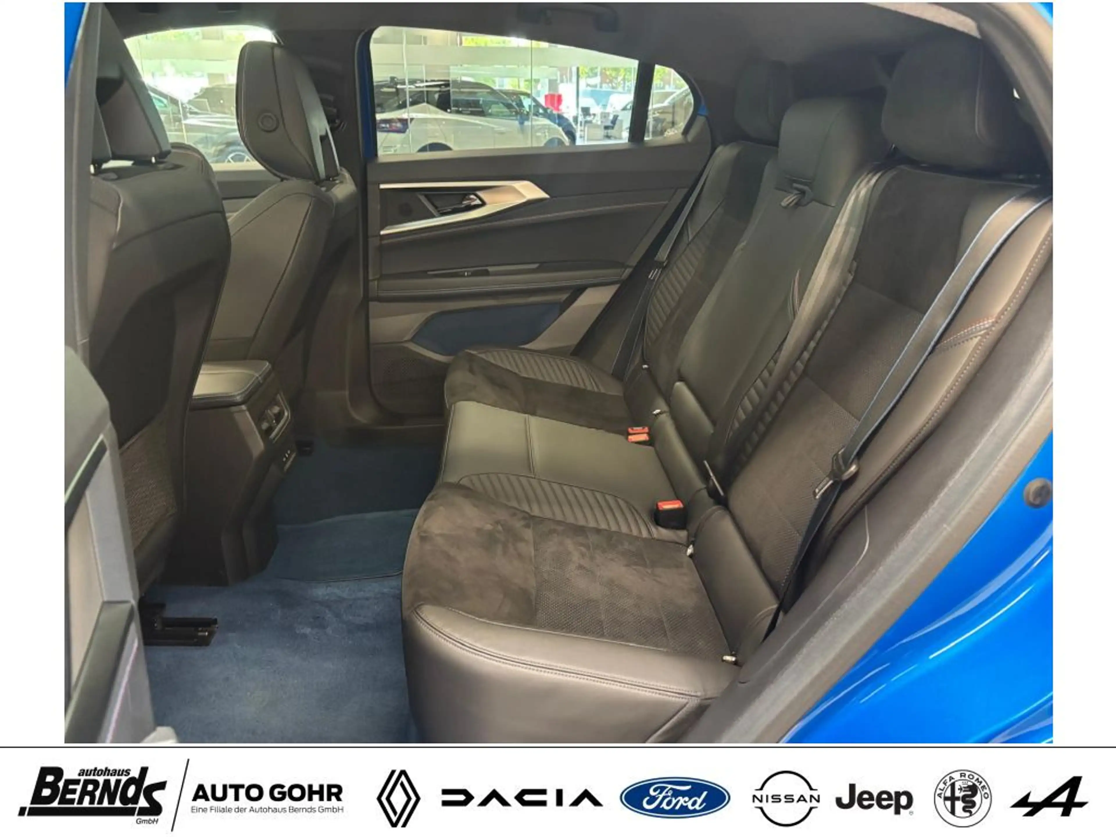 Renault Rafale E-Tech Plug-in Hybrid 300 4x4 Esprit Alpine AUTOM. — photo 10