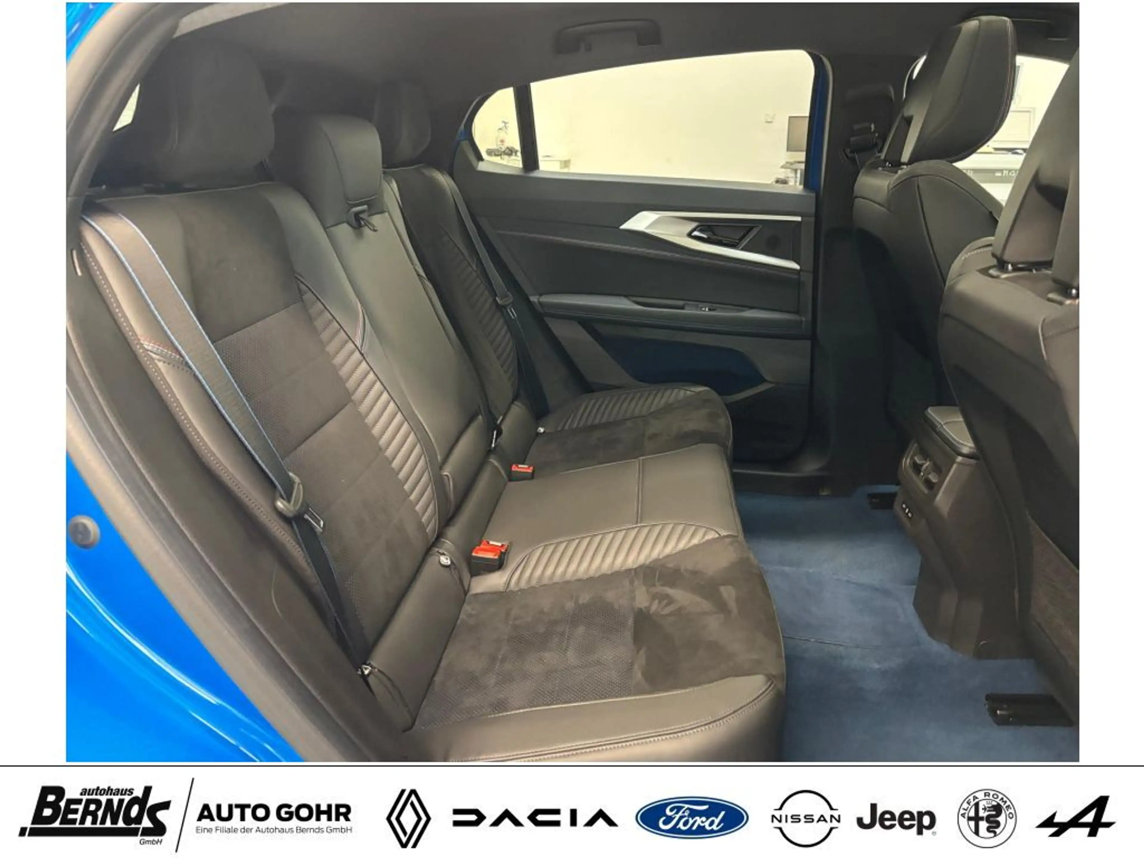 Renault Rafale E-Tech Plug-in Hybrid 300 4x4 Esprit Alpine AUTOM. — photo 4