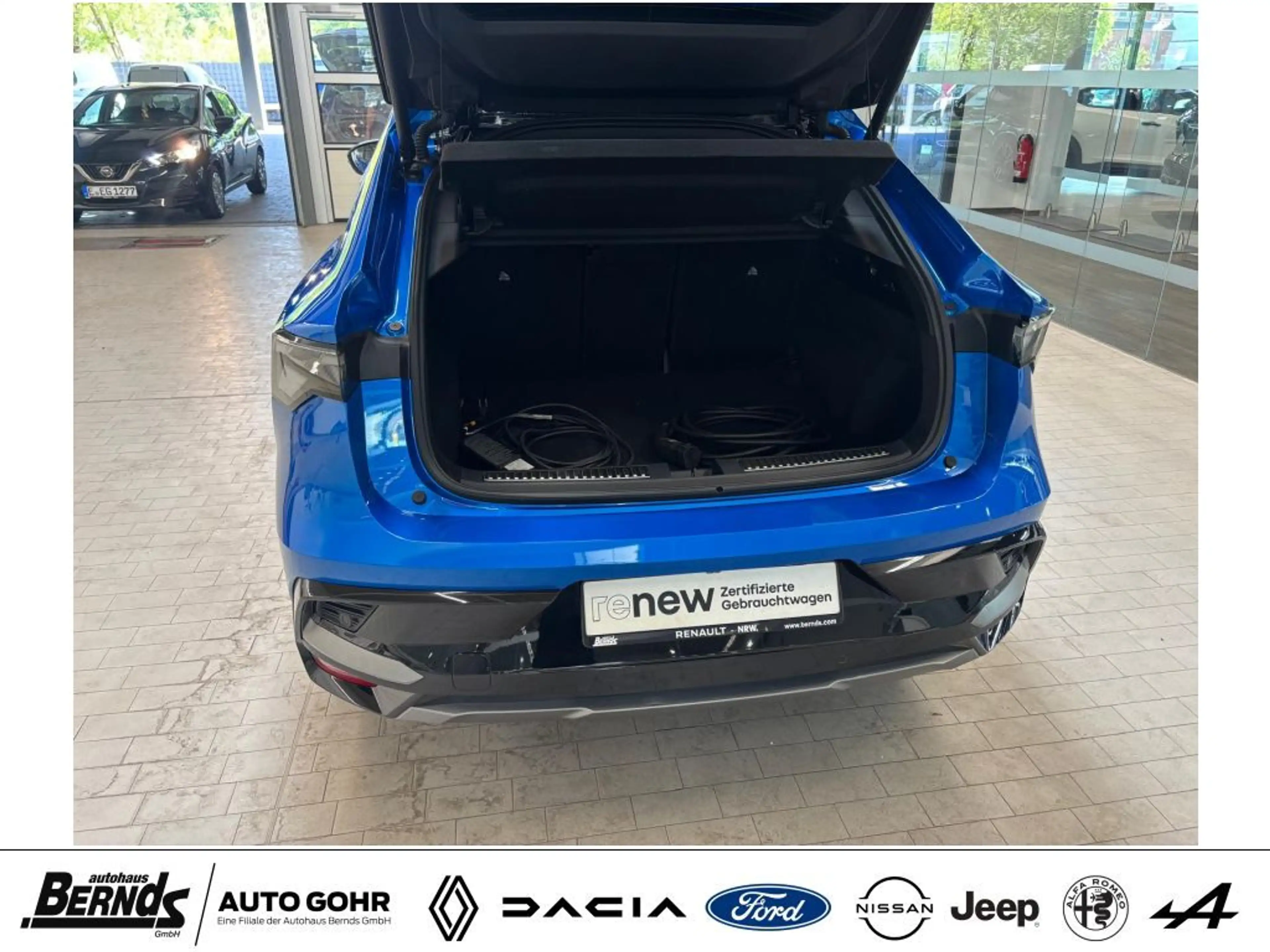 Renault Rafale E-Tech Plug-in Hybrid 300 4x4 Esprit Alpine AUTOM. — photo 6
