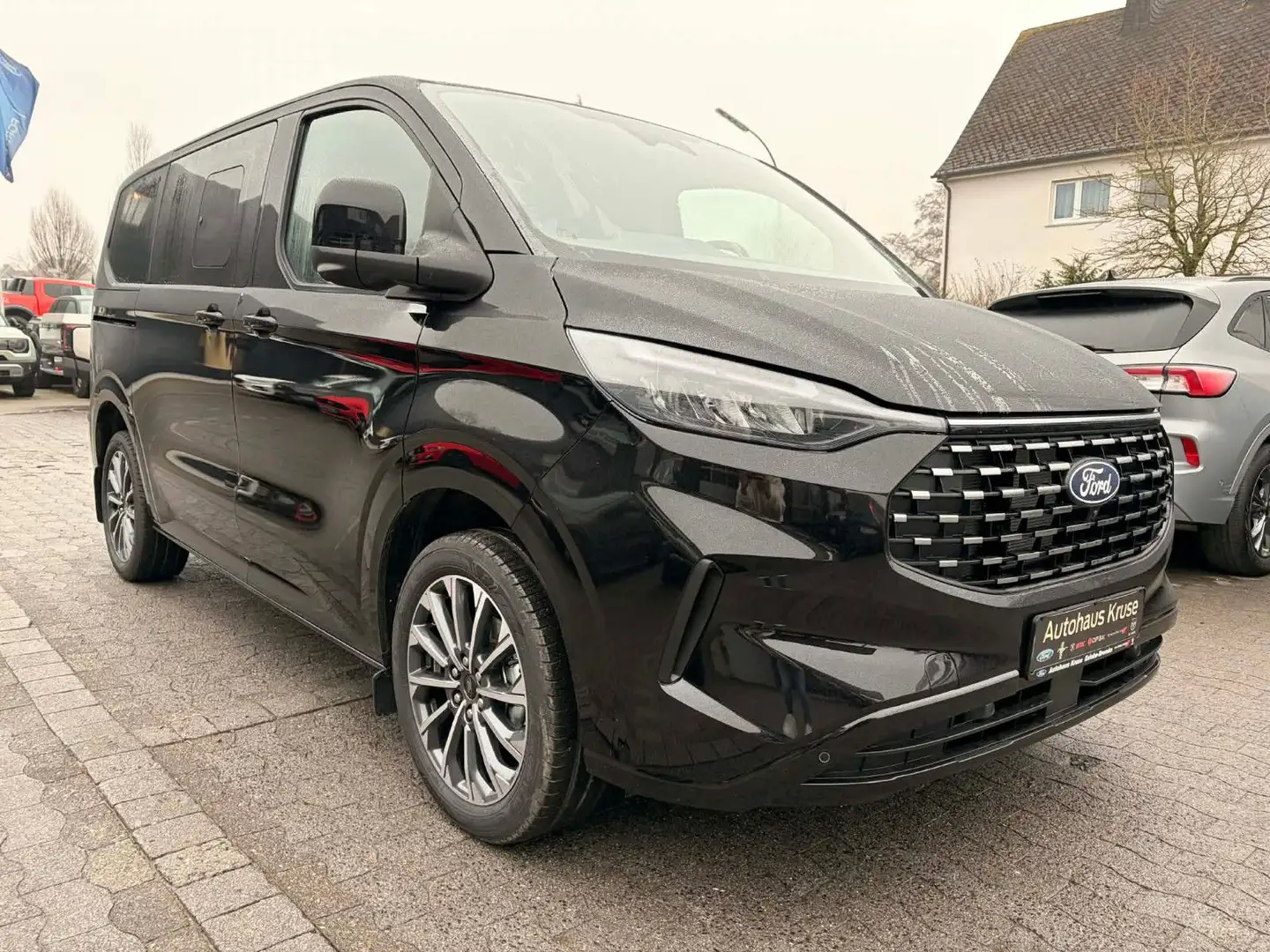 Ford Tourneo Custom 2.0 EcoBlue 125kW  L1 Tita X Auto Schwarz - 1