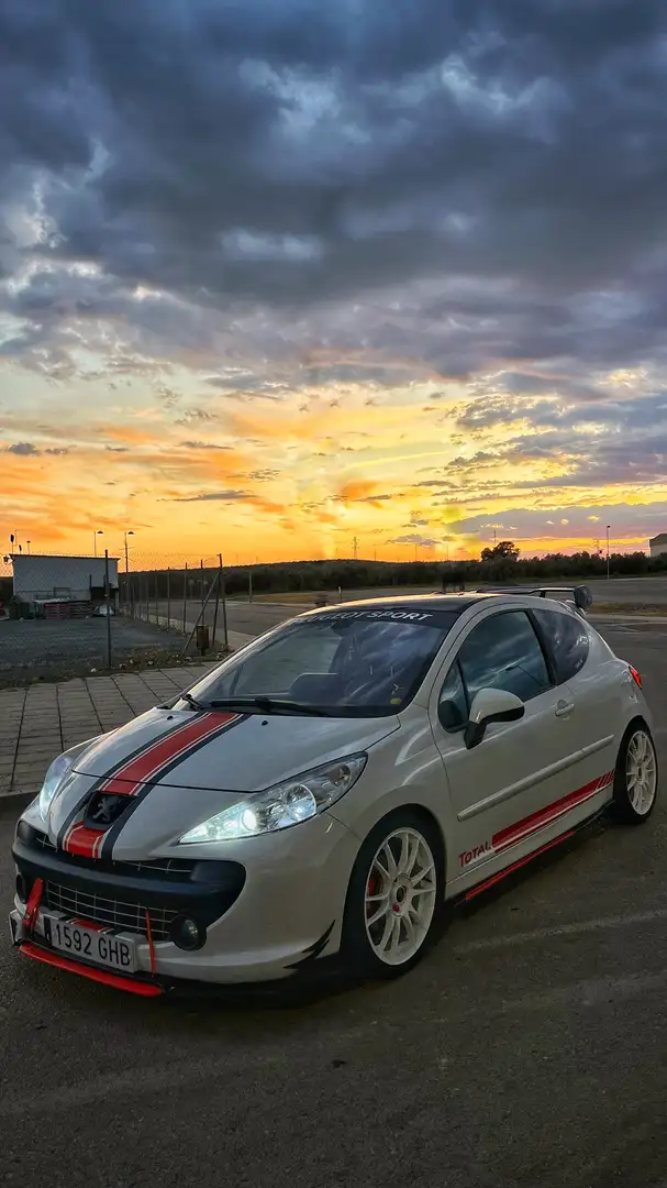 Peugeot 207 GT 1.6 THP 150 - 1