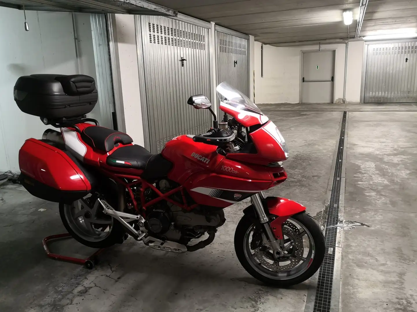 Ducati Multistrada 1000 Czerwony - 2