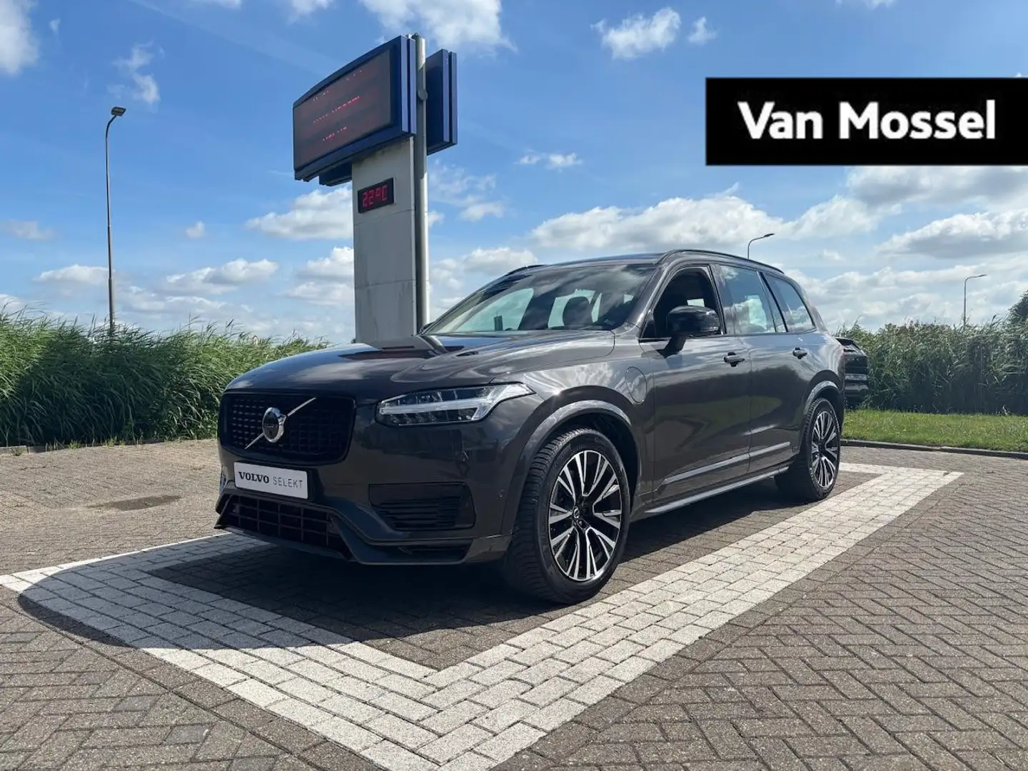 Volvo XC90 2.0 T8 Recharge AWD Ultimate Dark B&W audio | Luch Grijs - 1