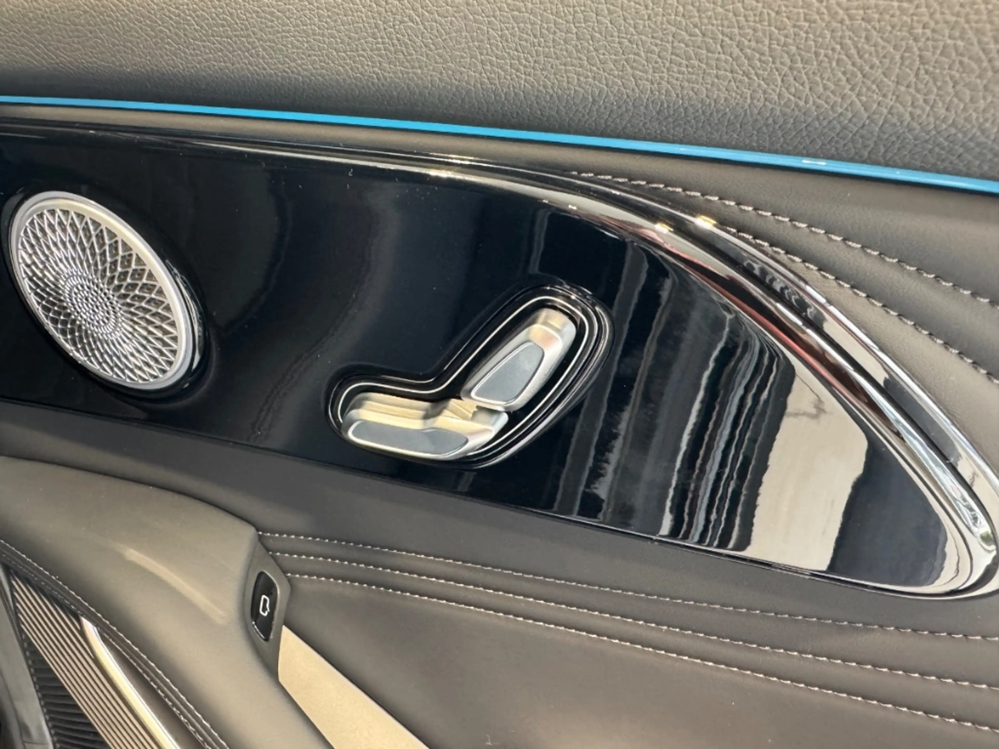 Omoda 9 PHEV1.5 TGDI Exclusive Panorama 360Grad Kamera — photo 13