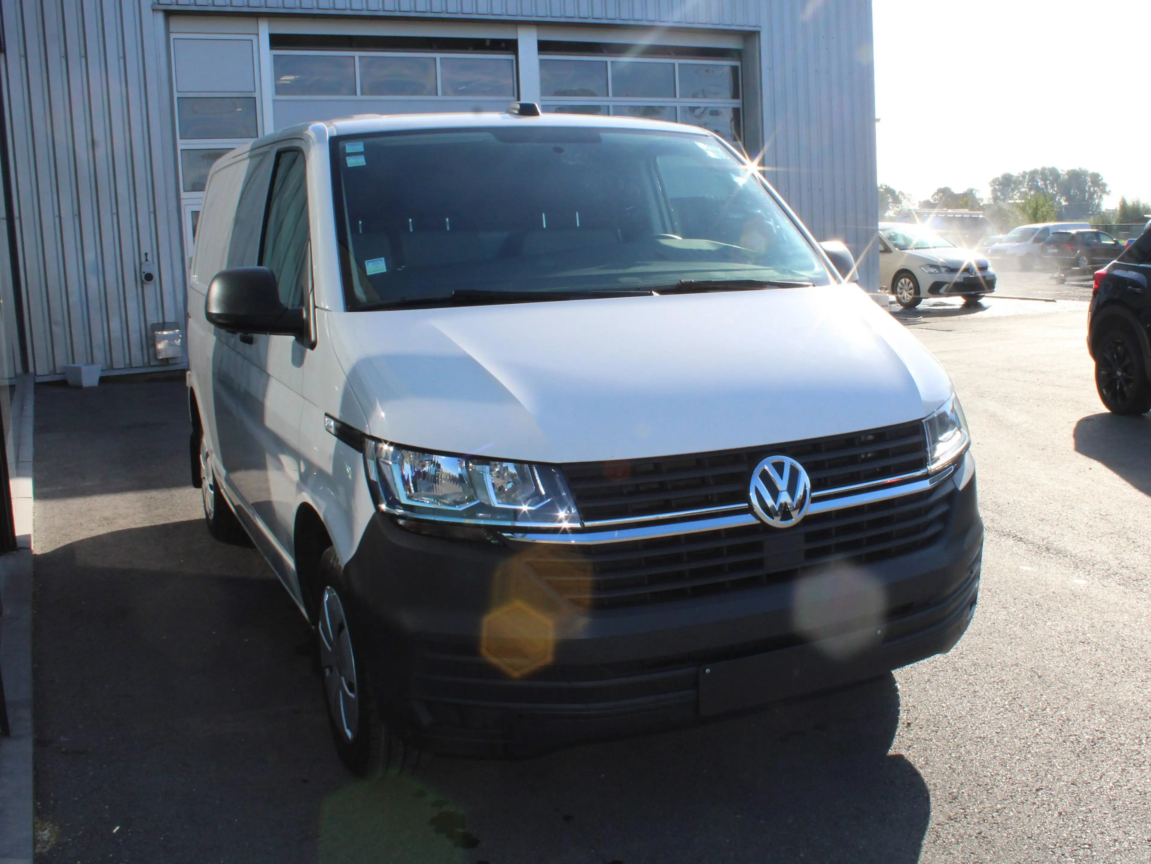 Volkswagen T6.1 Transporter Transporter 2.0 TDi SCR BMT (EU6d-TEMP) — photo 3