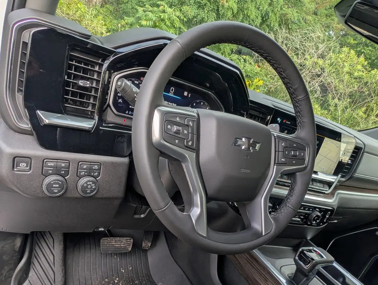 Chevrolet Silverado 1500 снимка Chevrolet Silverado 1500