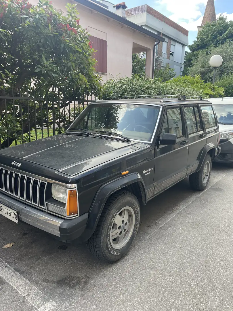 Jeep Cherokee pioneer 2.5 - 2