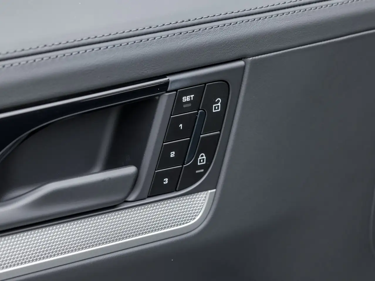 Porsche Cayenne снимка Porsche Cayenne