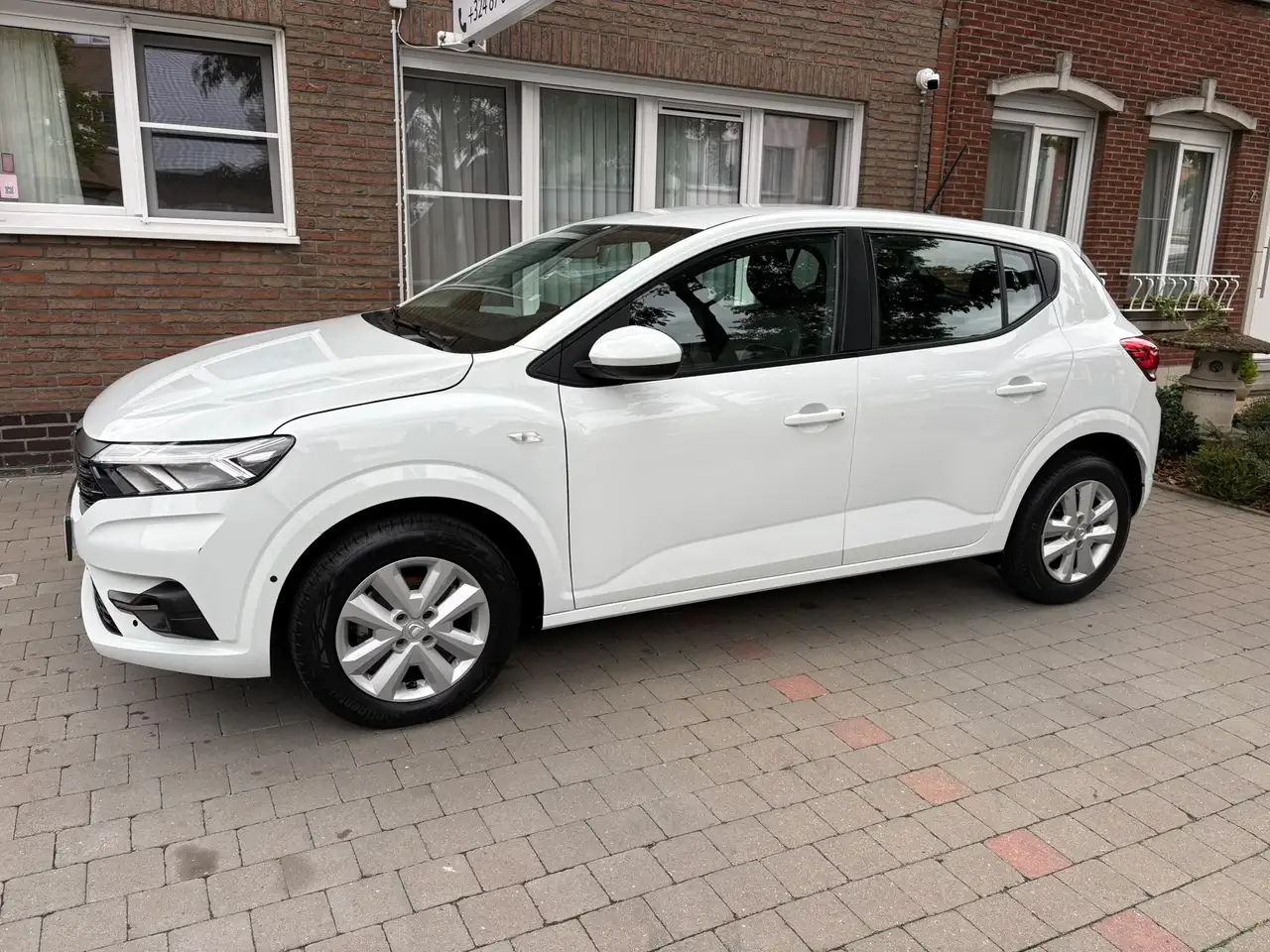 Dacia Sandero 1.0 TCe! Nieuwstaat* Airco*Navi*28000km* Garantie!, миниатюра 3