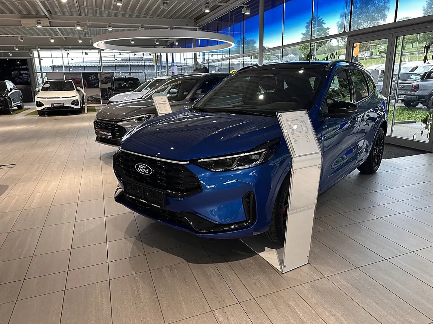 Ford Kuga 2,5 Duratec FHEV ST-Line X Aut. Blau - 1