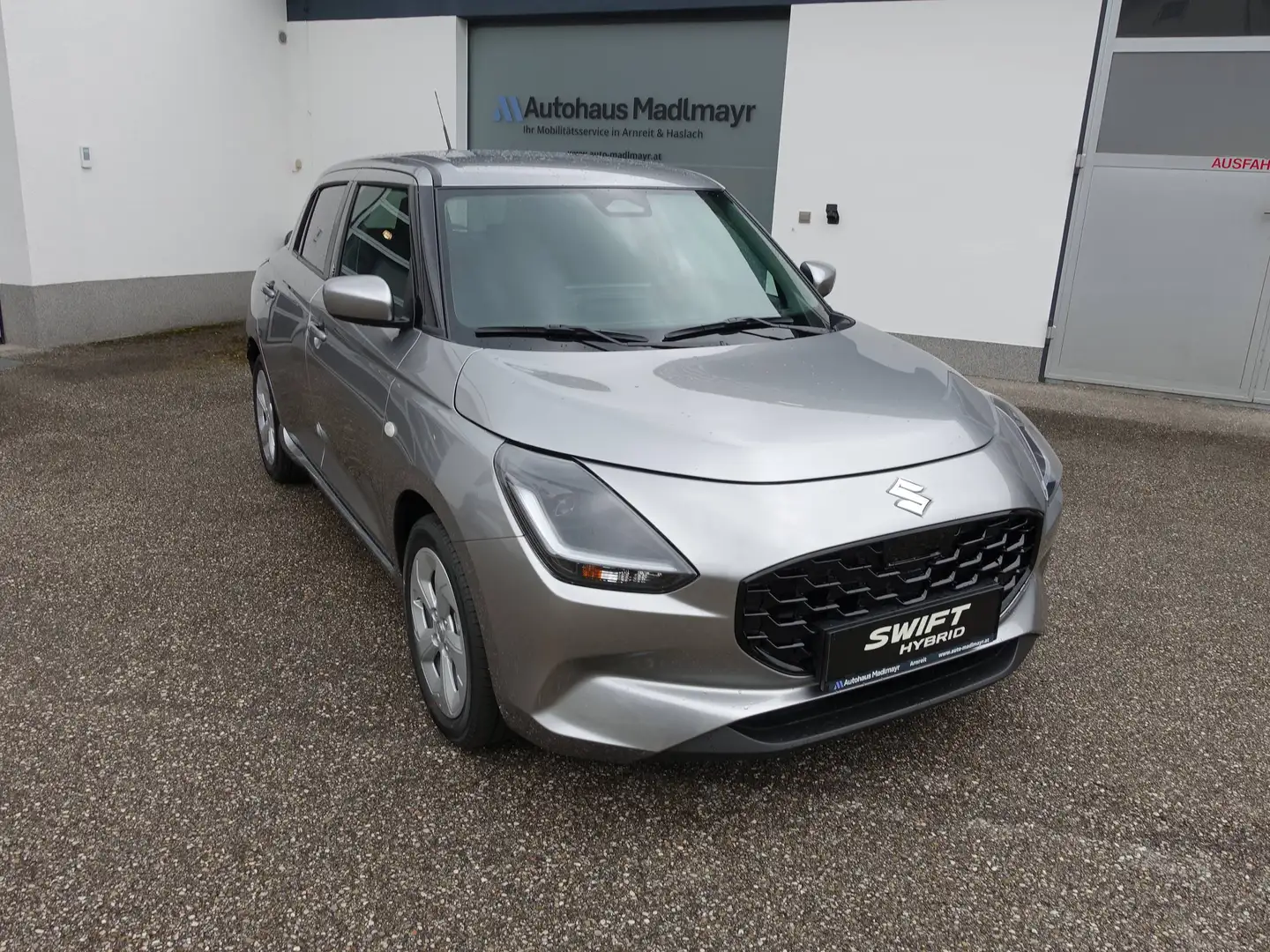 Suzuki Swift SWIFT 1.2 HYBRID shine Silber - 1