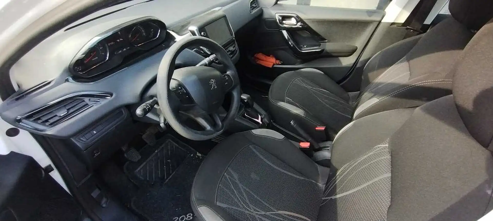 Peugeot 2008 2ª serie BlueHDi 110 S&S Allure Pack Grau - 2