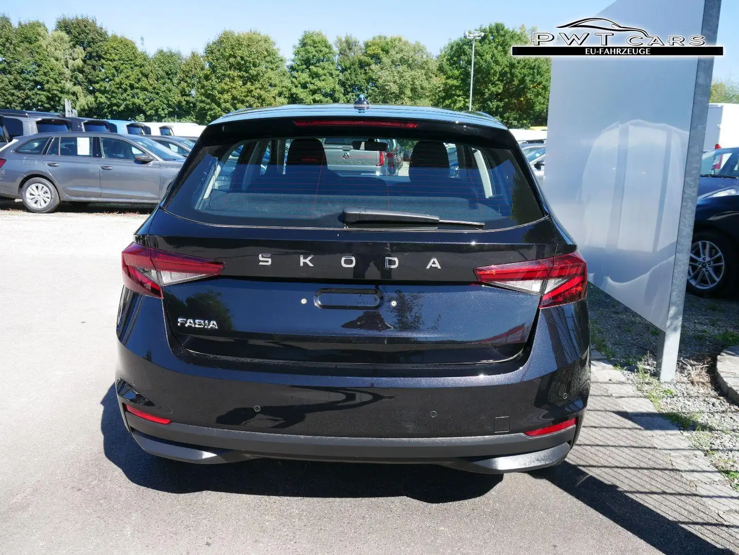 Skoda Fabia Selection 1.0 TSI *NAVI-ÜBER-SMARTLINK*LED*PDC-... Negro - 2