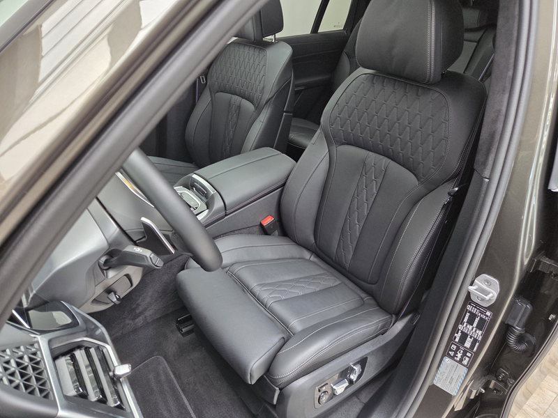 BMW X7 xDr40d M Sport Pro AHK Sitzlüftung ACC 23Zoll — photo 15