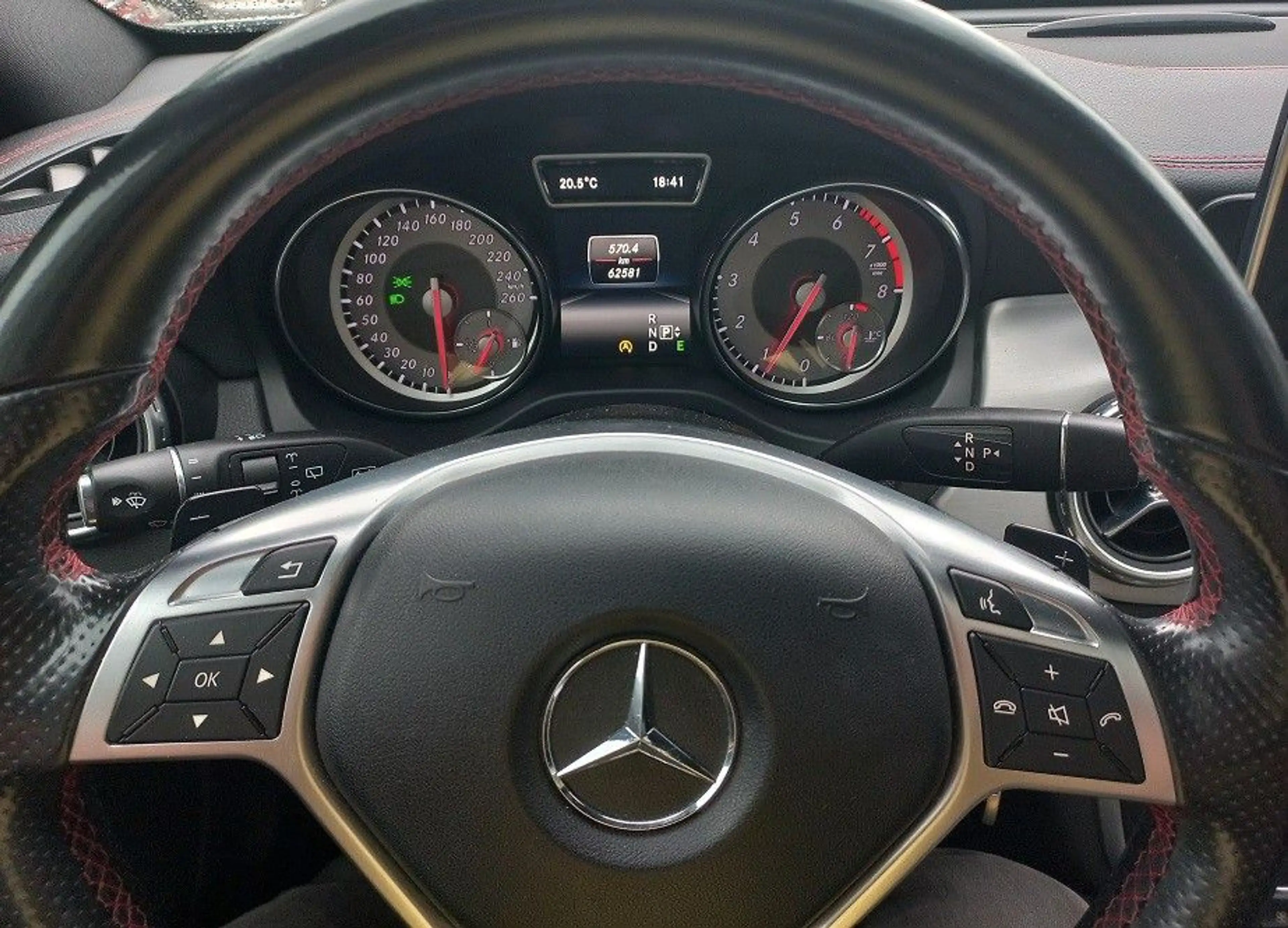Mercedes-Benz GLA 250 GLA  2,0 Aut AMG Klima Leder Navi LMF18" — photo 14