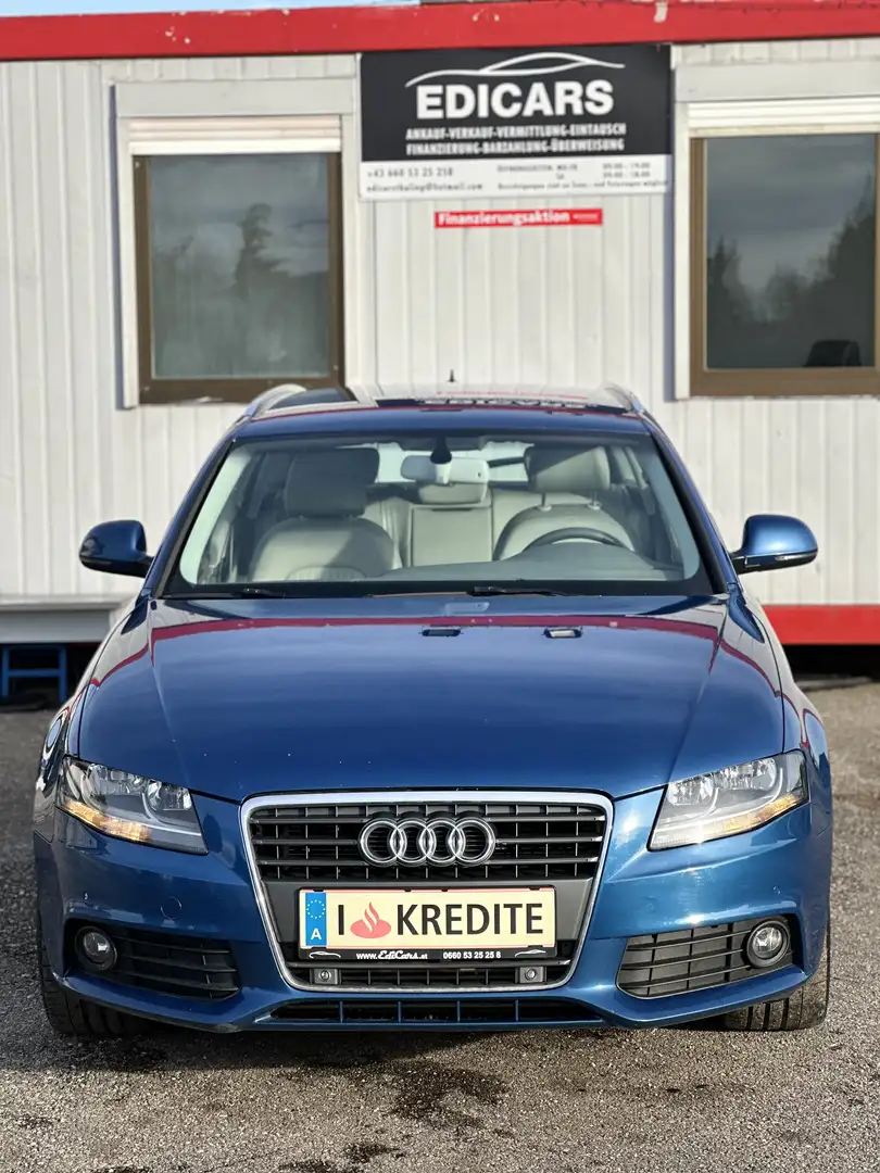 Audi A4 Attraction Blau - 2