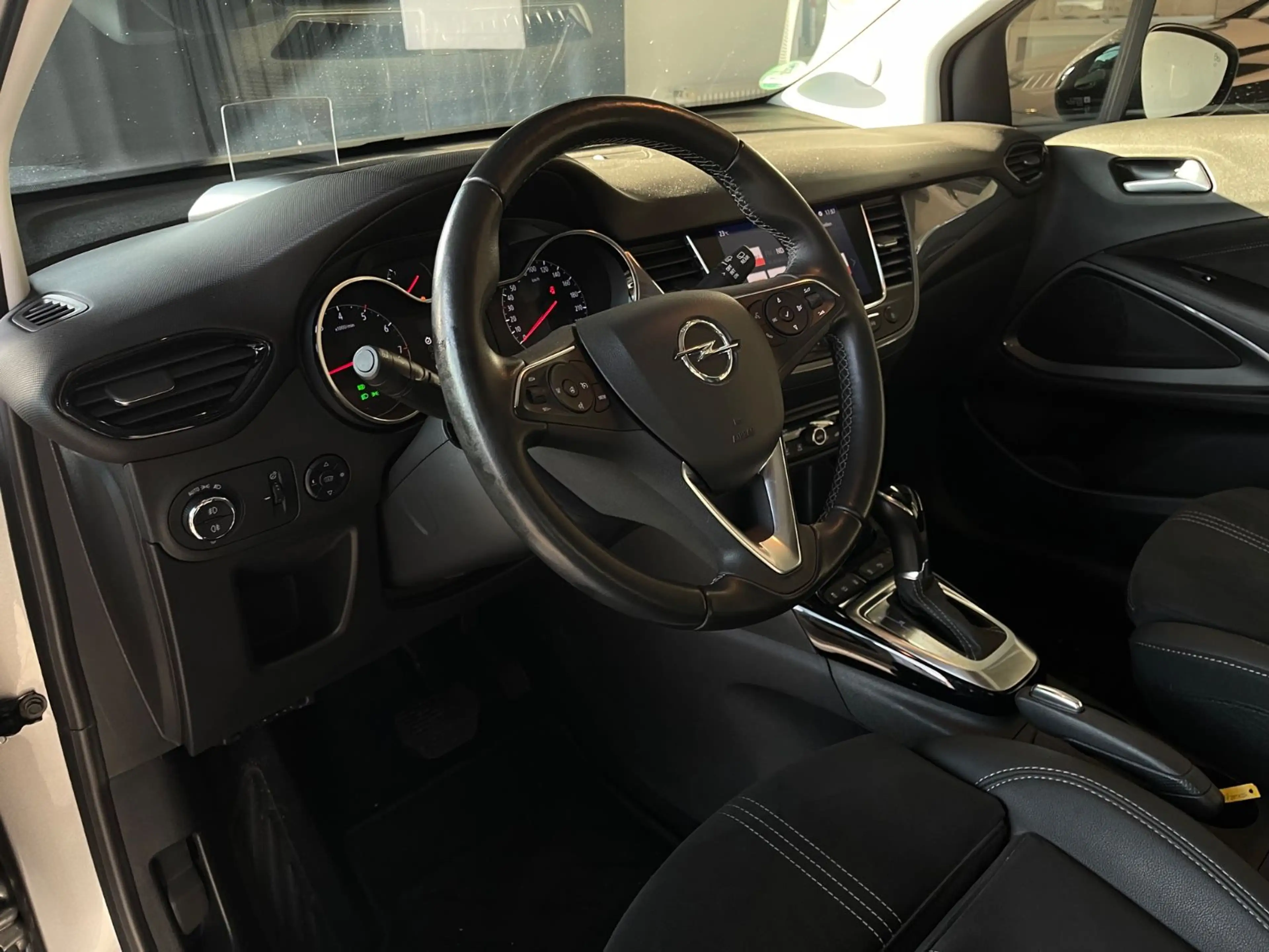 Opel Crossland X — photo 4