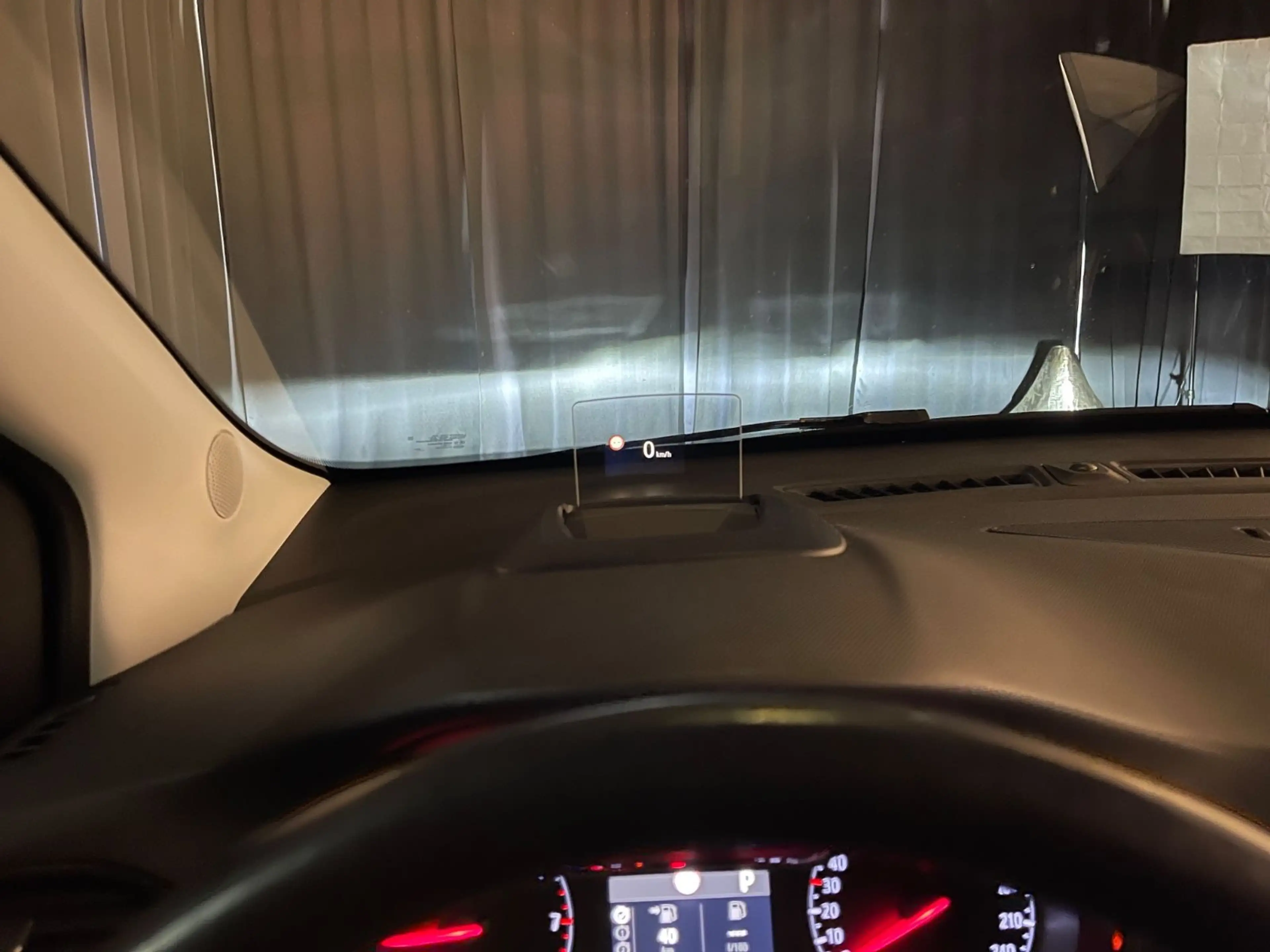 Opel Crossland X — photo 13