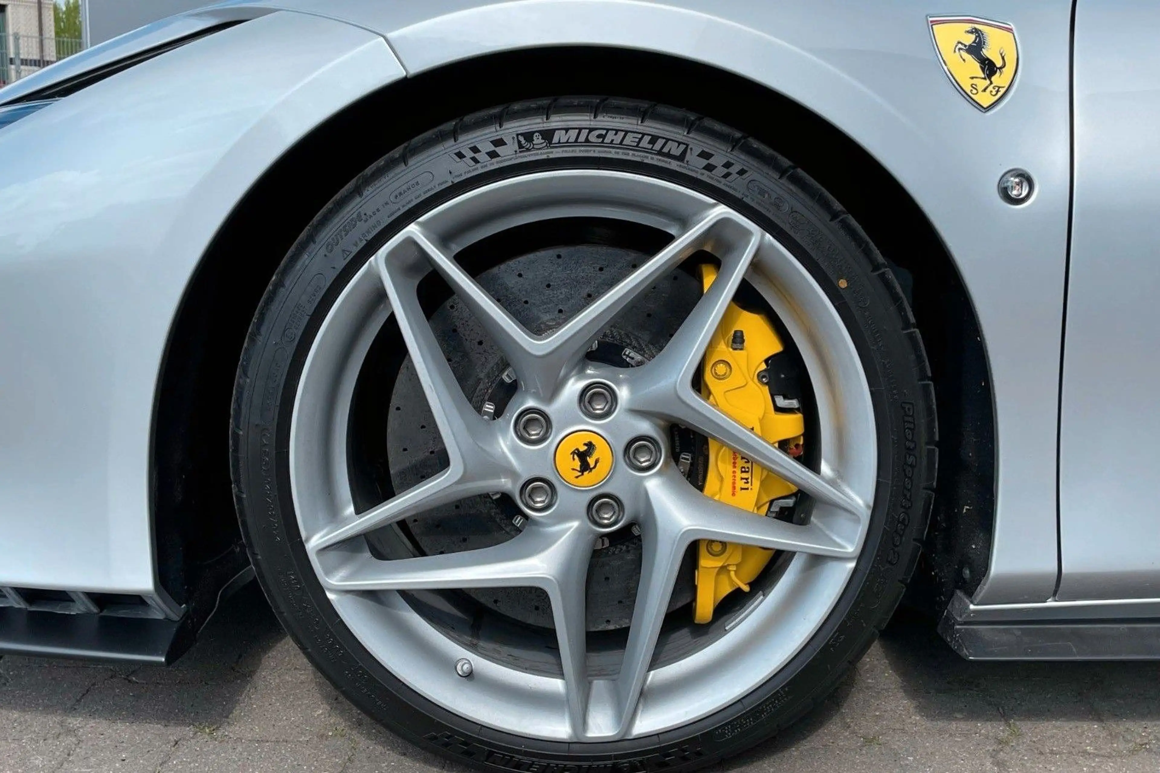 Ferrari F8 Tributo Lift, R-Kam, Karbon, Titan-AGA, JBL — photo 10