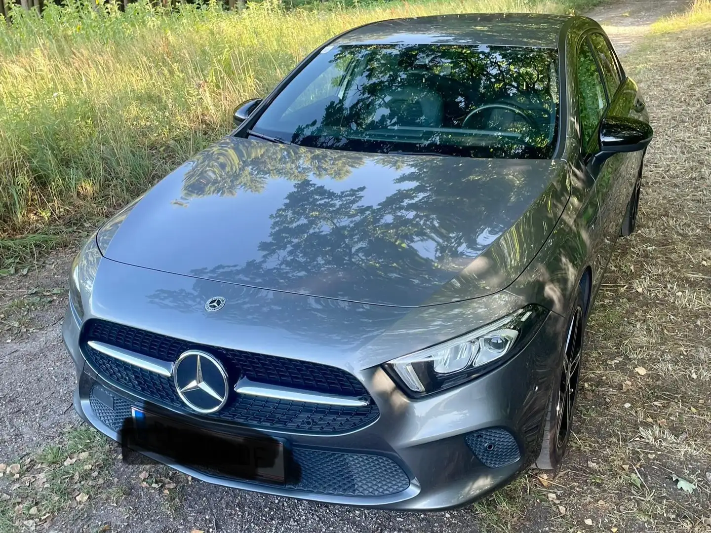 Mercedes-Benz A 250 A 250 e 8G-DCT Progressive Grau - 1