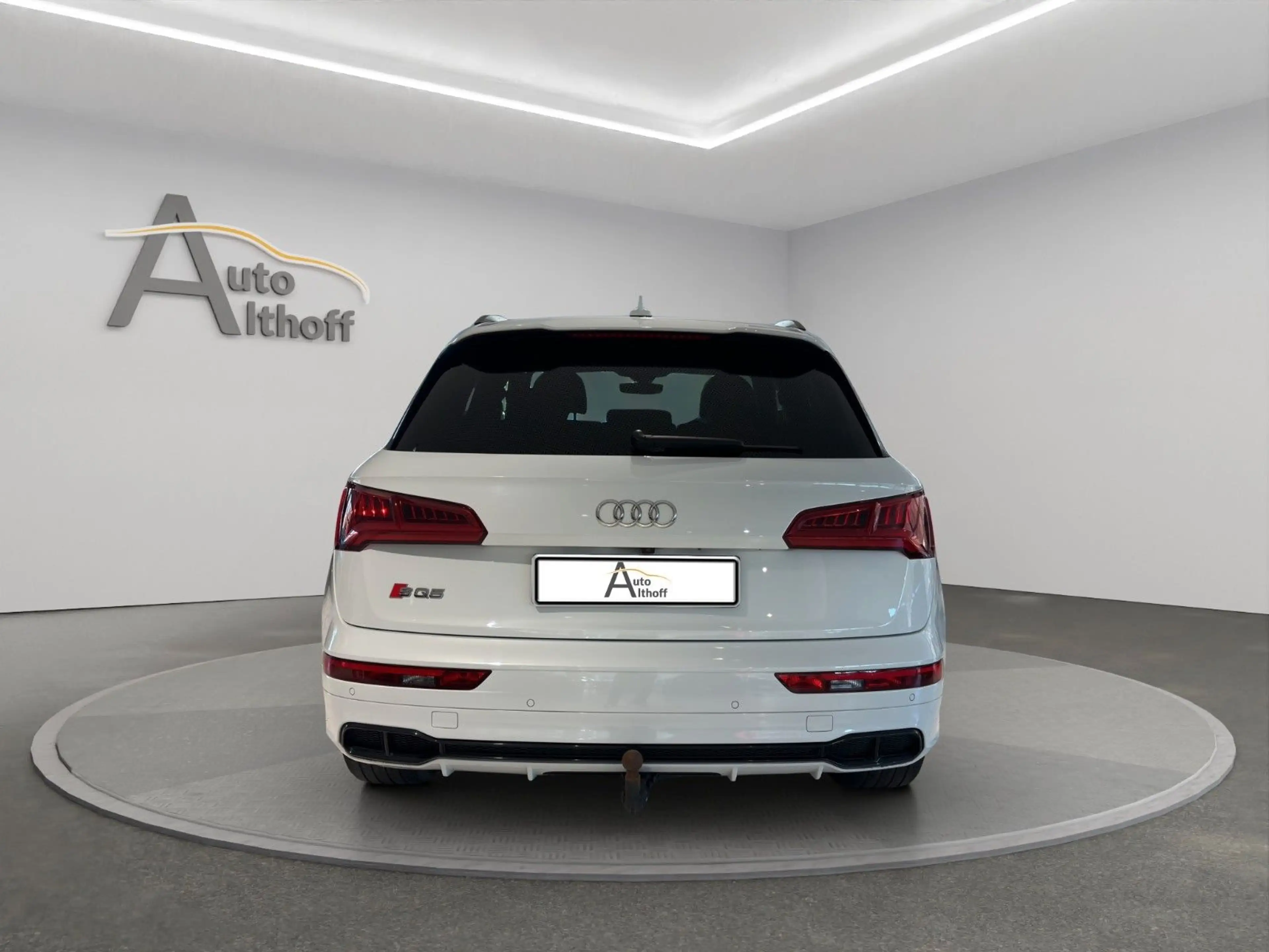 Audi SQ5 3.0TDI qu. AHK AMBI MATRIX SOUND ASSIST — photo 4