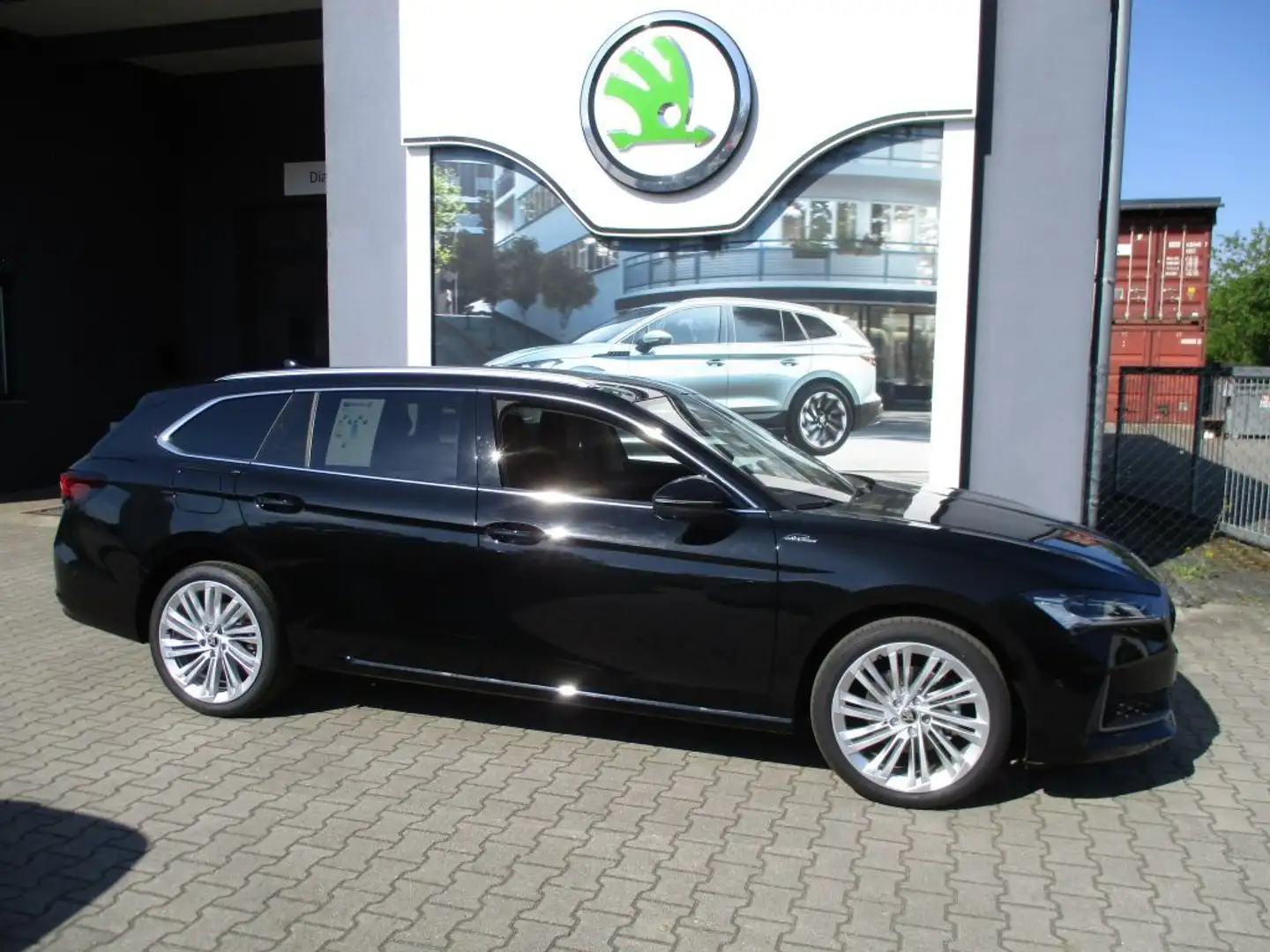 Skoda Superb Combi 1.5 TSI DSG L&K*ACC*Train.Parken* Zwart - 2