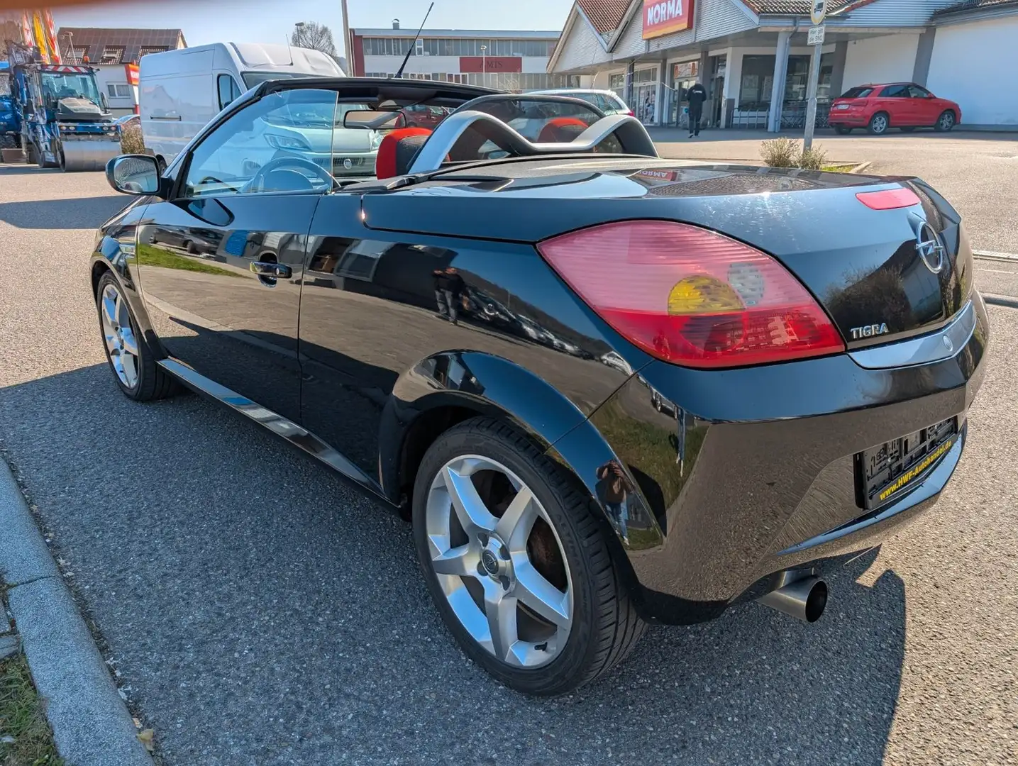 Opel Tigra 1.4l Twin Top Enjoy TÜV 07.2027 Czarny - 1