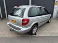 Chrysler Voyager 3.3i V6 SE Luxe Grijs - thumbnail 3