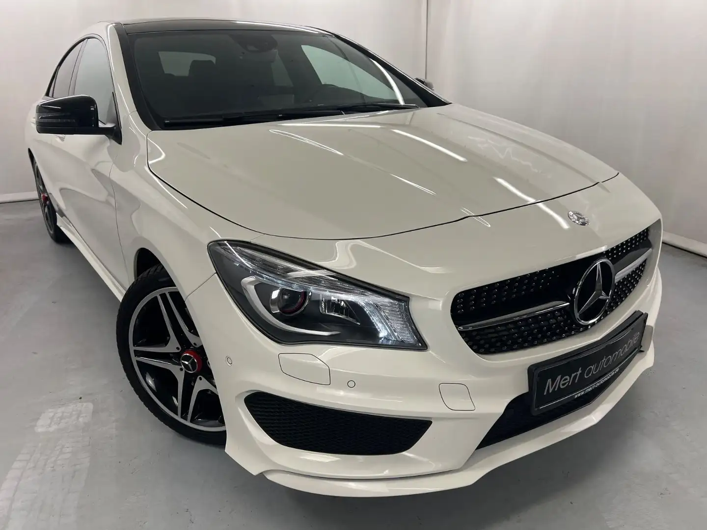 Mercedes-Benz CLA 220 d*AMG*PANO*TOT*H&K*ILS*MEMORY* Weiß - 1