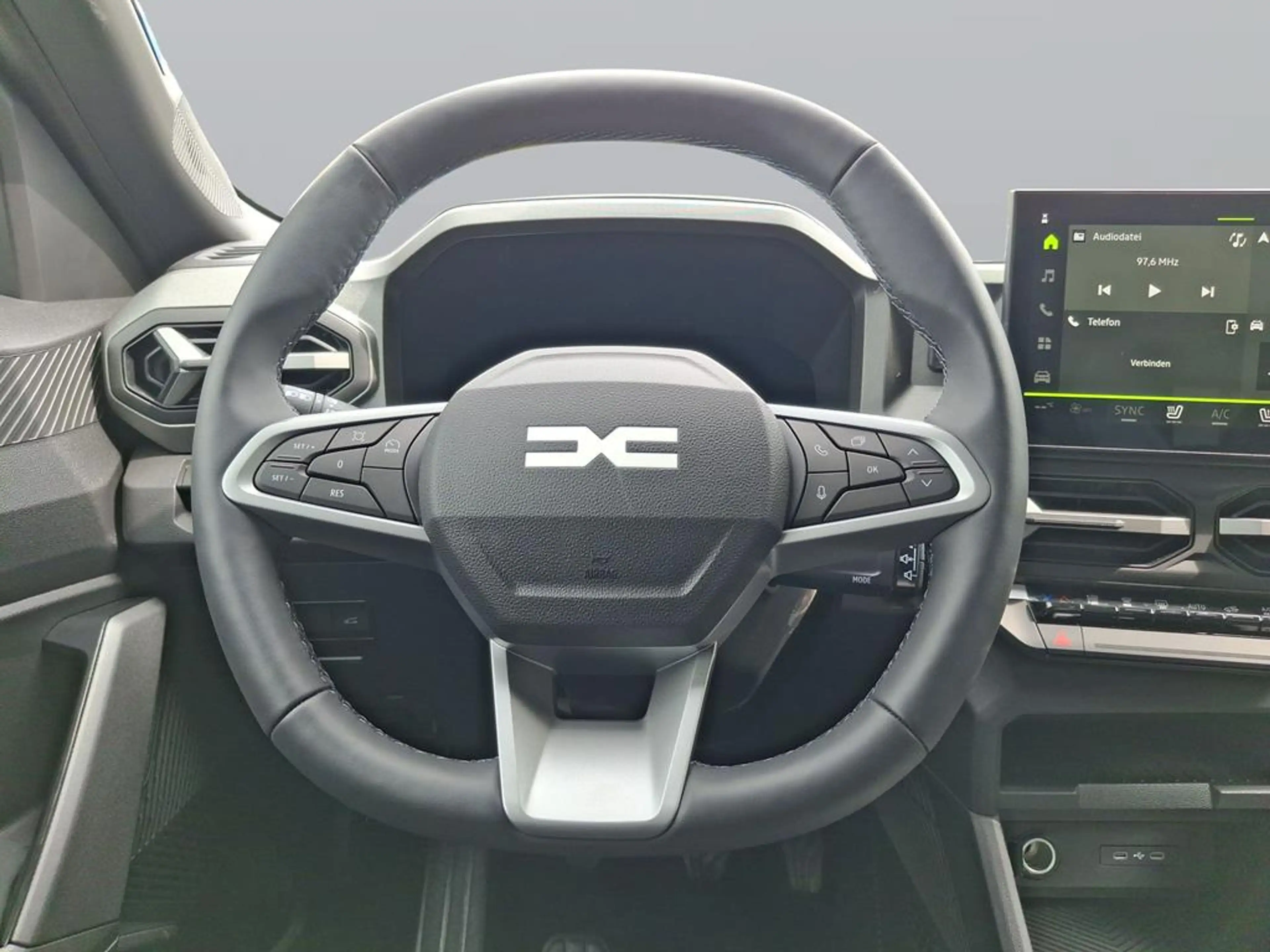 Dacia Bigster Journey mild hybrid 140 — photo 13