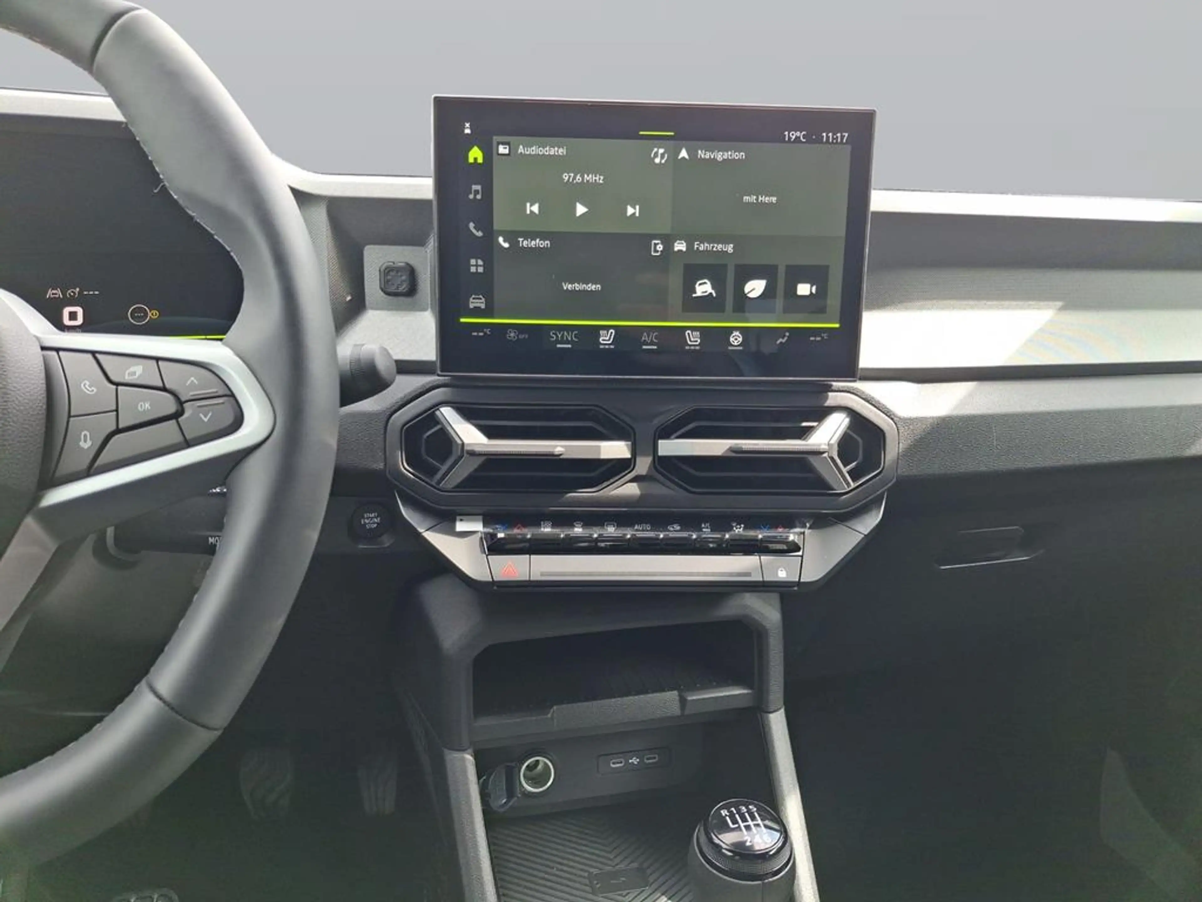 Dacia Bigster Journey mild hybrid 140 — photo 12