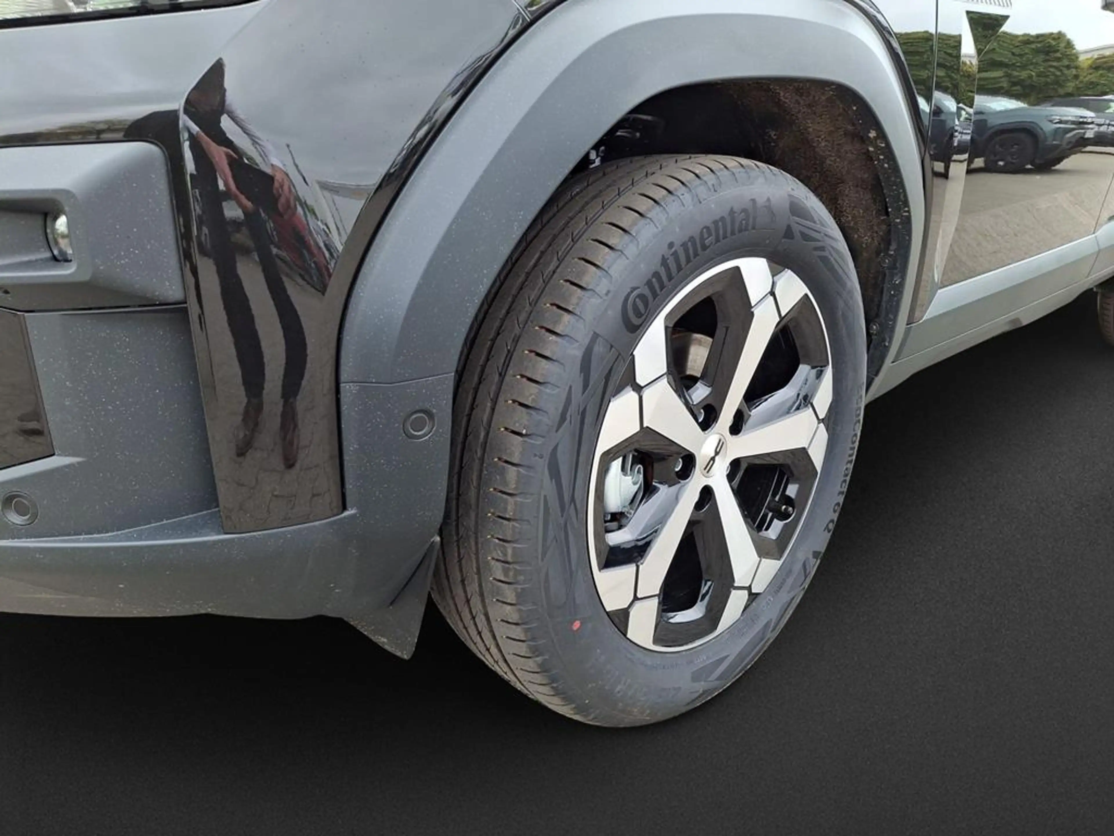 Dacia Bigster Journey mild hybrid 140 — photo 9