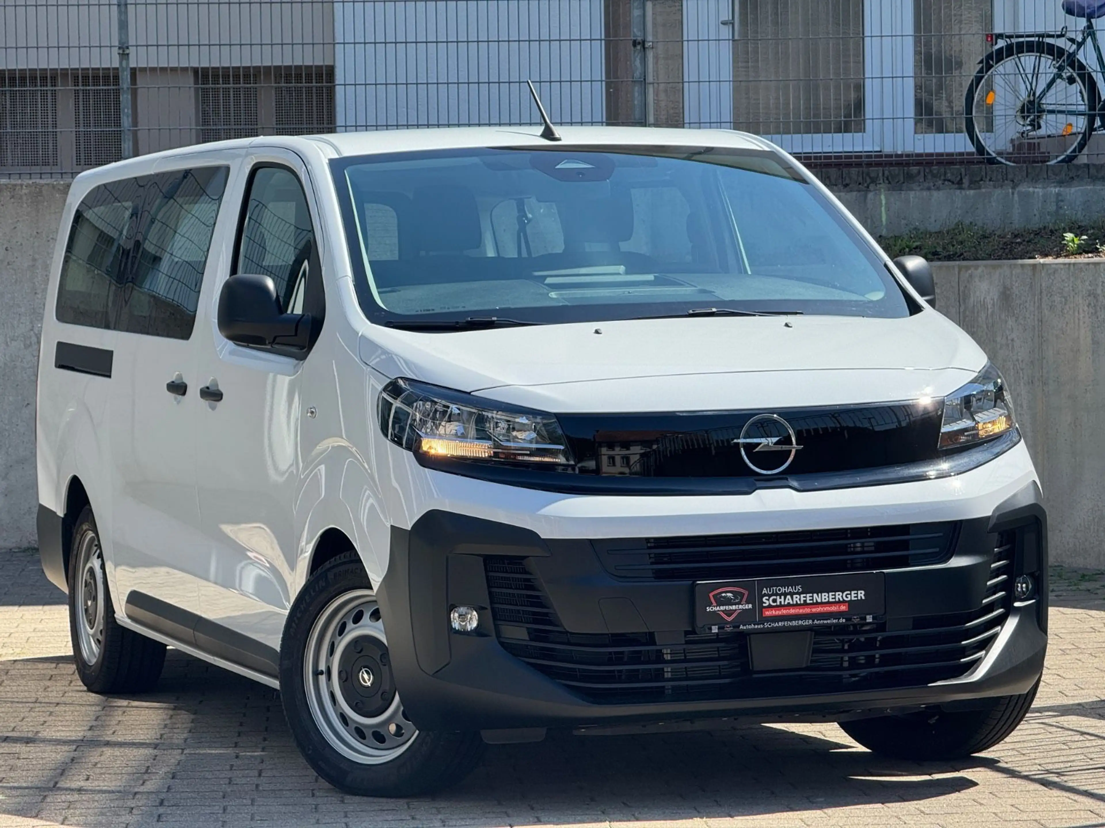 Opel Vivaro Kombi XL+Neuwagen+9Sitze+Kamera+ADAS — photo 9