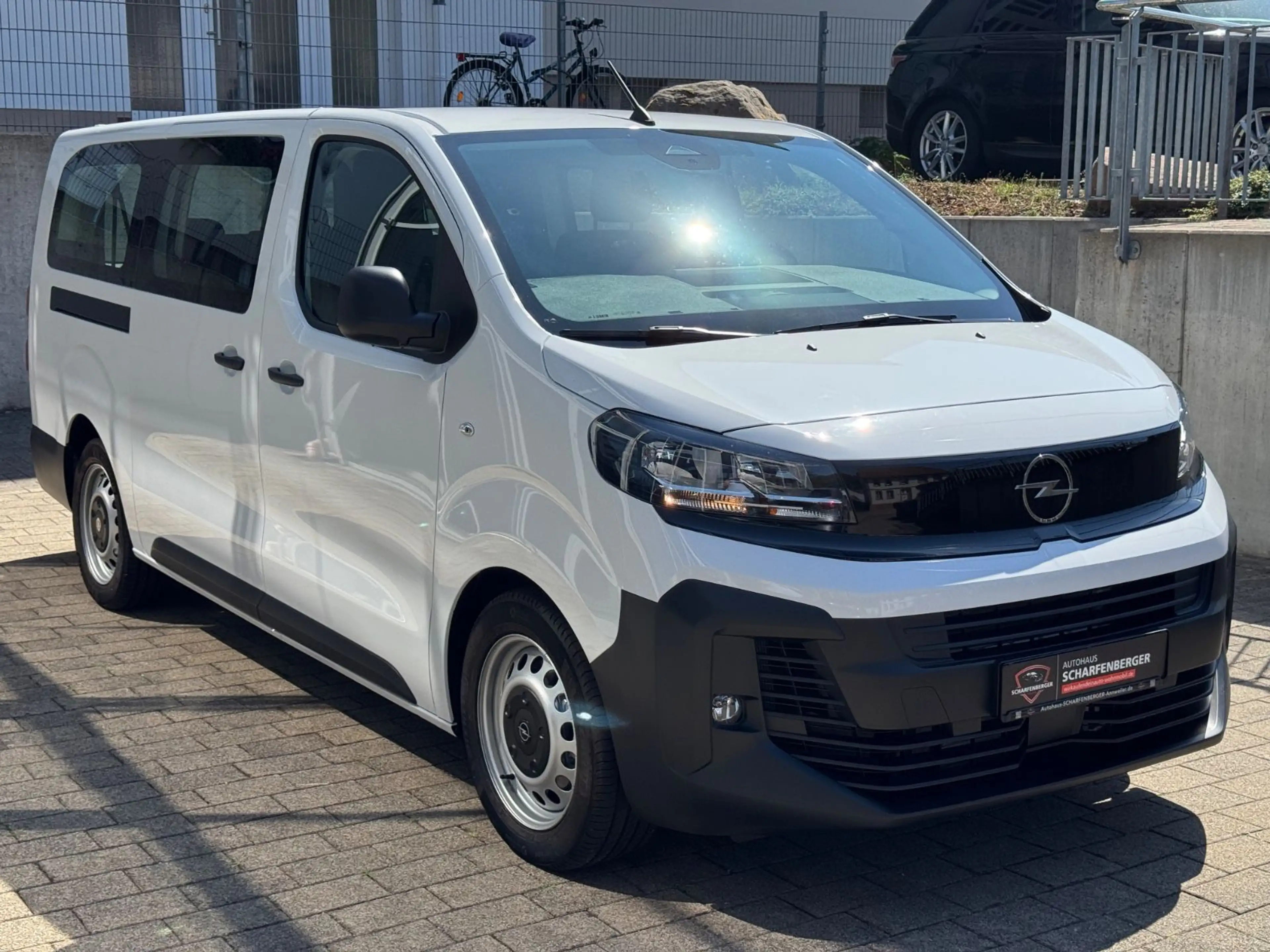 Opel Vivaro Kombi XL+Neuwagen+9Sitze+Kamera+ADAS — photo 8