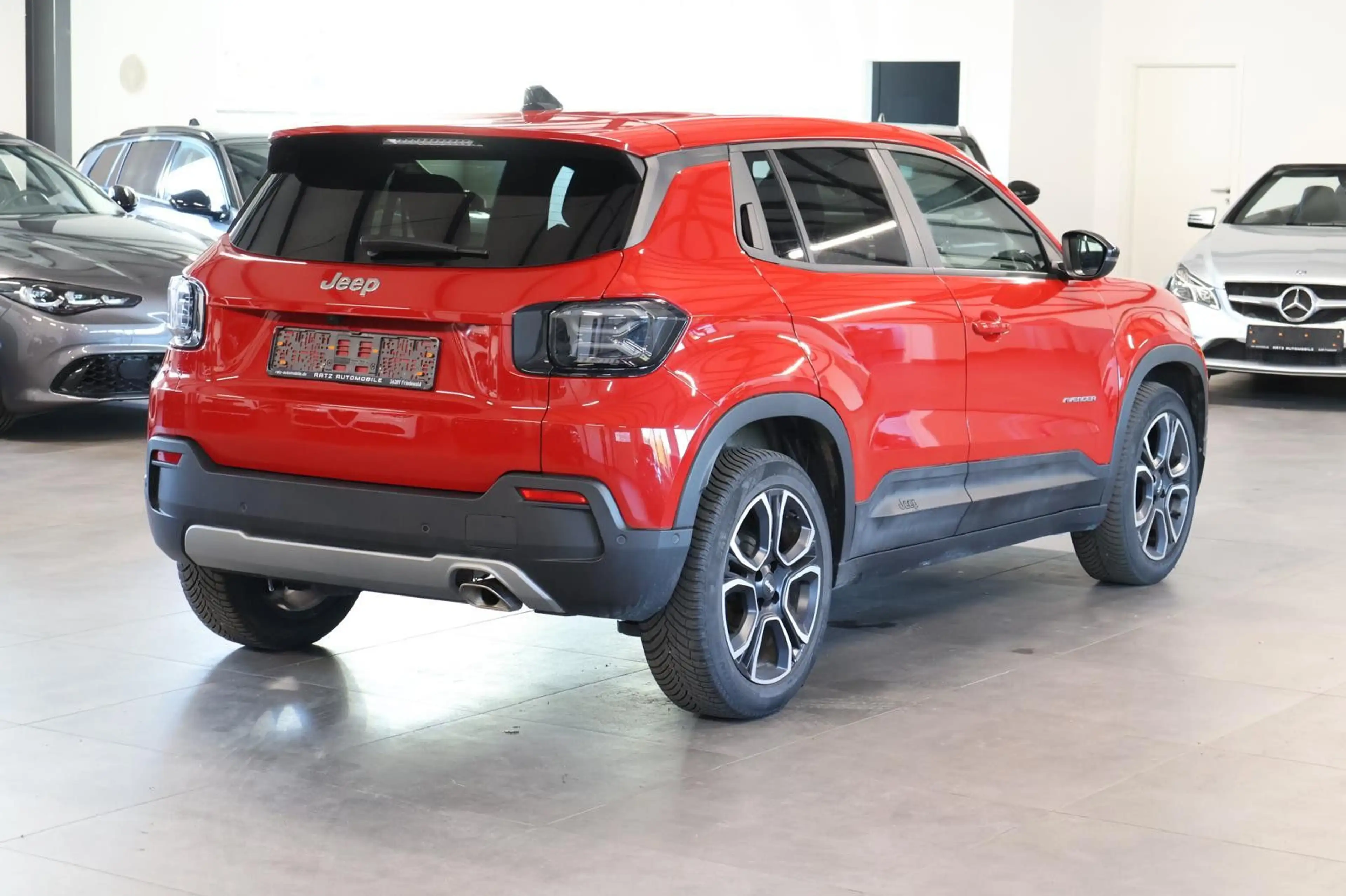 Jeep Avenger Summit MATRIX+MASSAGE+EL.SITZ+WINTER+KAM — photo 5