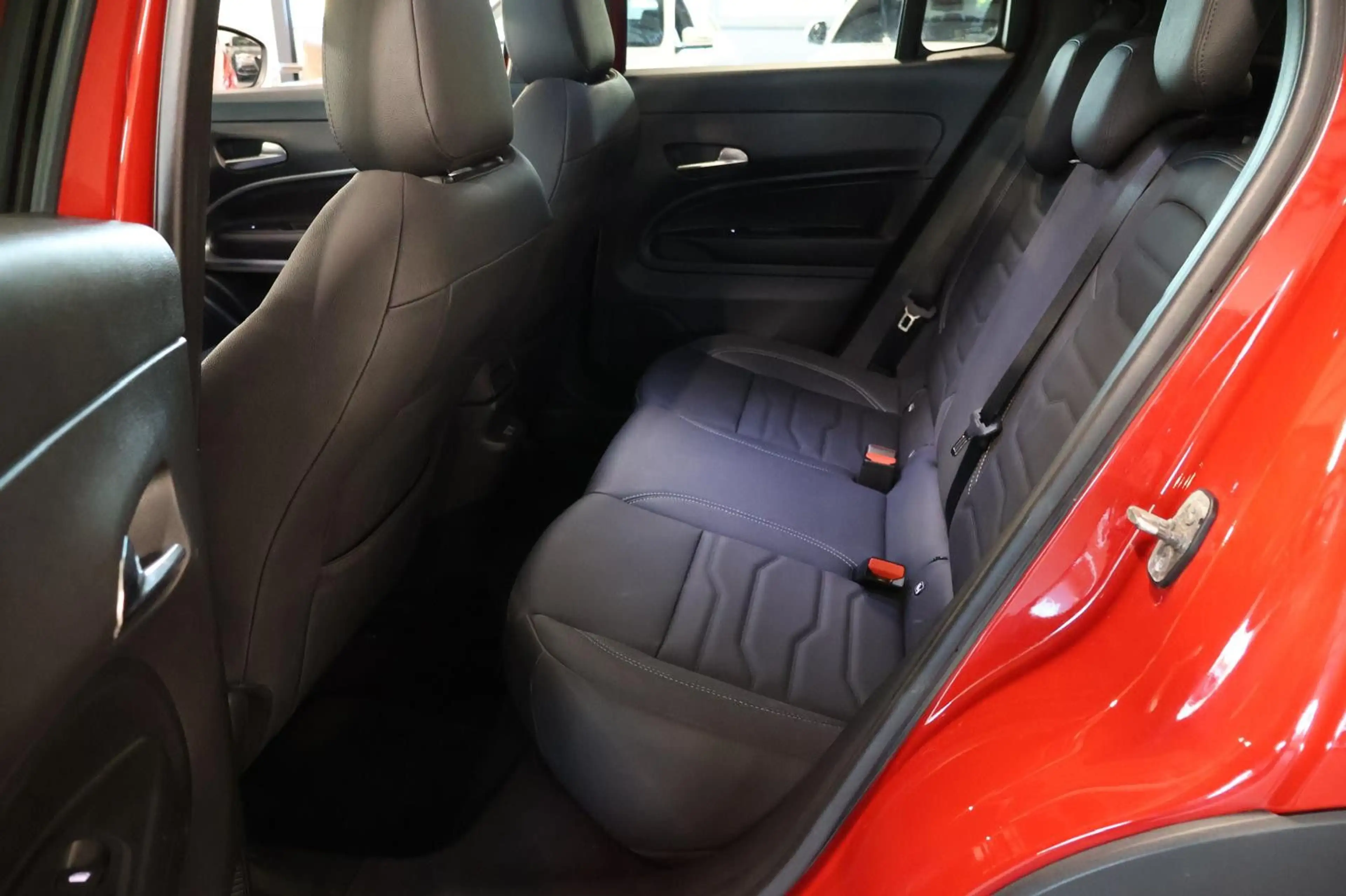 Jeep Avenger Summit MATRIX+MASSAGE+EL.SITZ+WINTER+KAM — photo 15