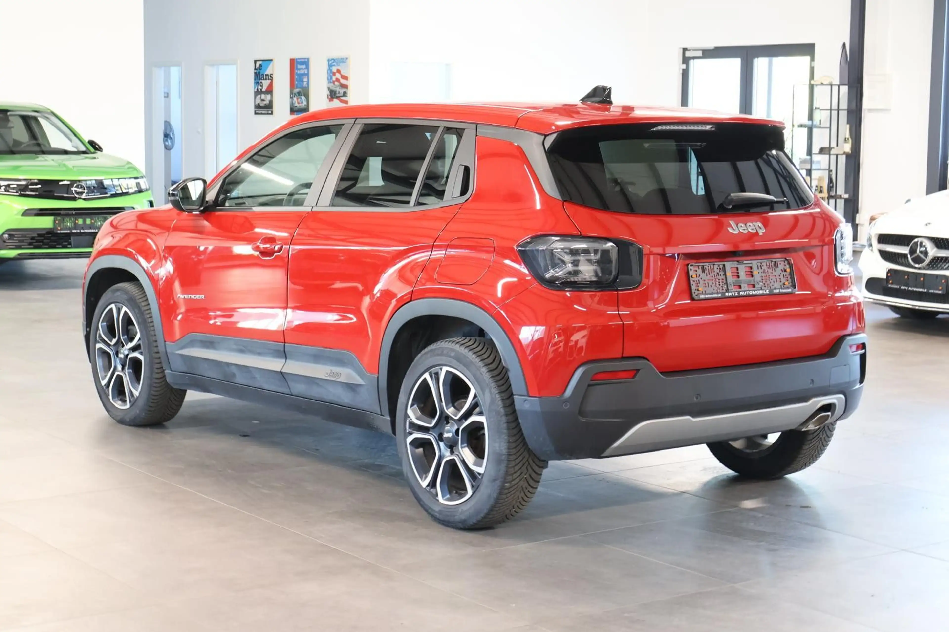 Jeep Avenger Summit MATRIX+MASSAGE+EL.SITZ+WINTER+KAM — photo 4
