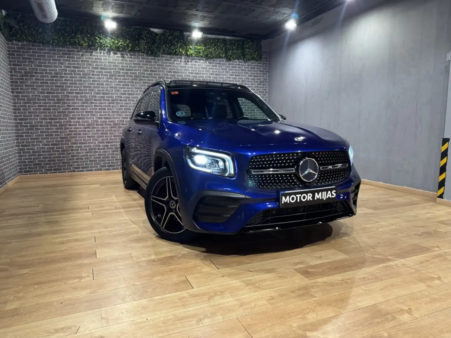 Mercedes-Benz GLB 200 200d 8G-DCT 7 plazas Azul - 1
