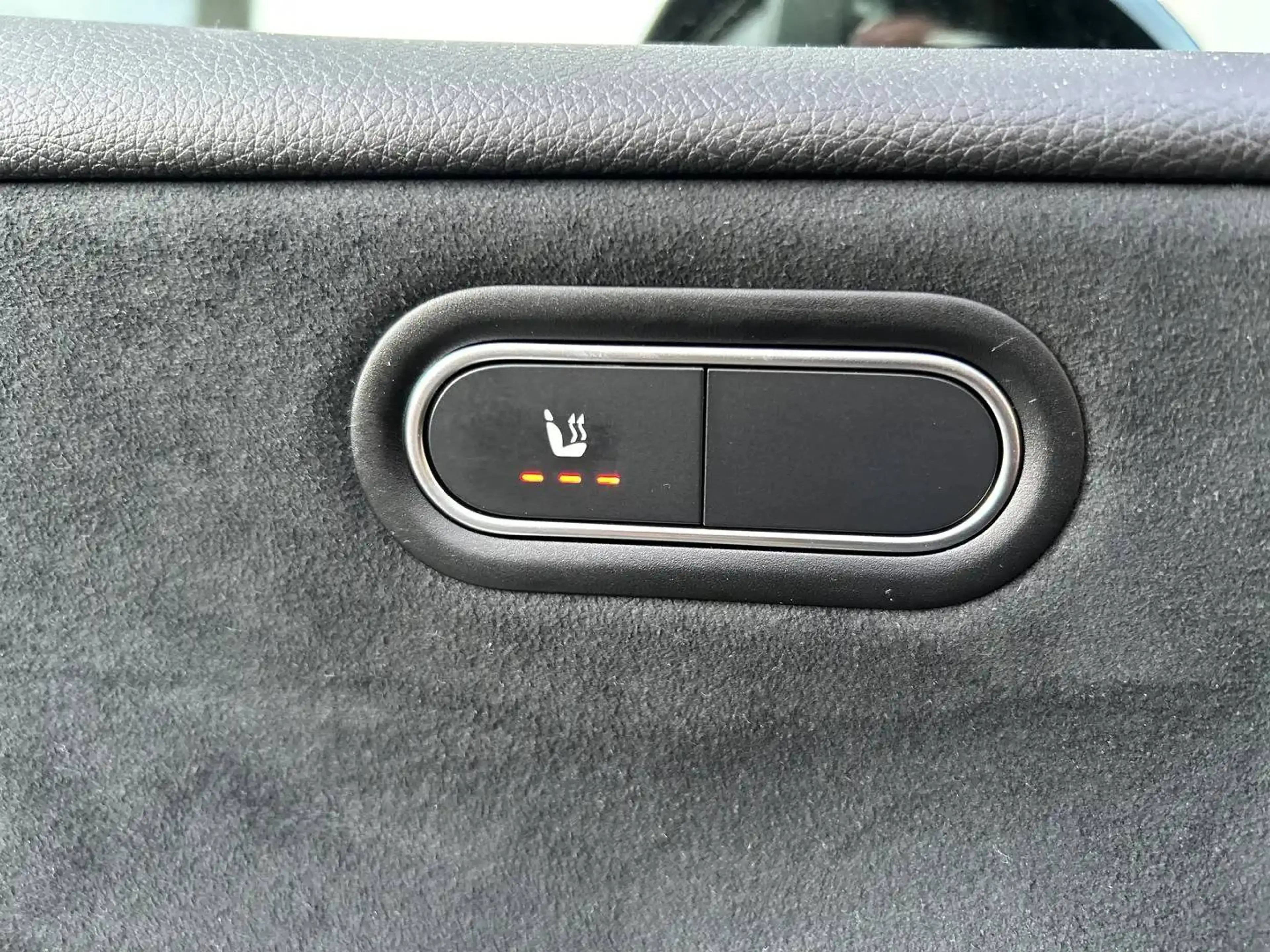 Mercedes-Benz A 180 PACK AMG *GARANTIE*1ER PROP*TOIT OUVRANT*LED AMB* — photo 9