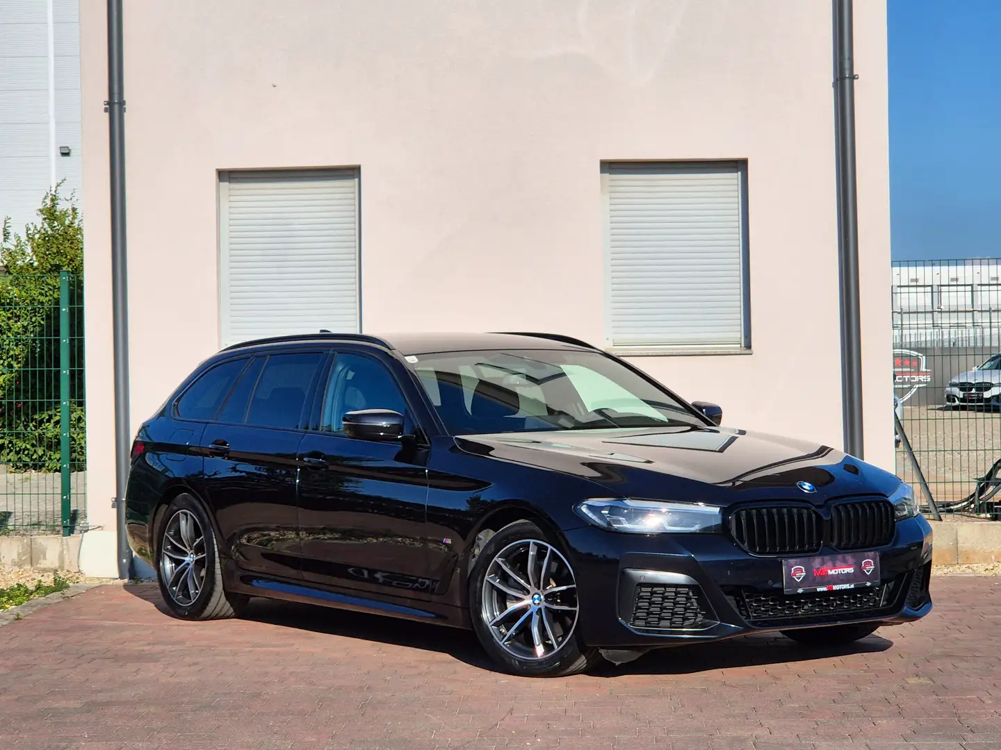 BMW 520 d Touring xDrive*M PAKET*1.BESITZ*RFK*NAVI*TOP Schwarz - 1