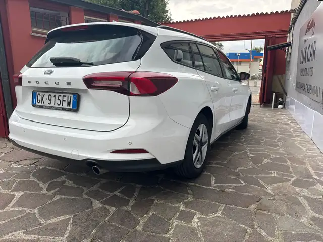 Ford Focus view 4