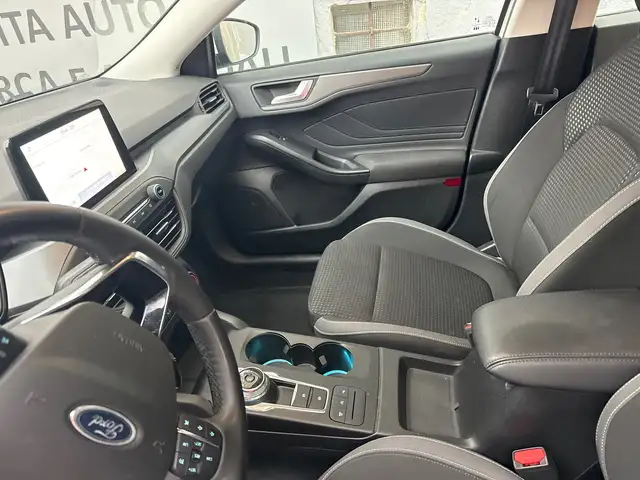 Ford Focus view 6